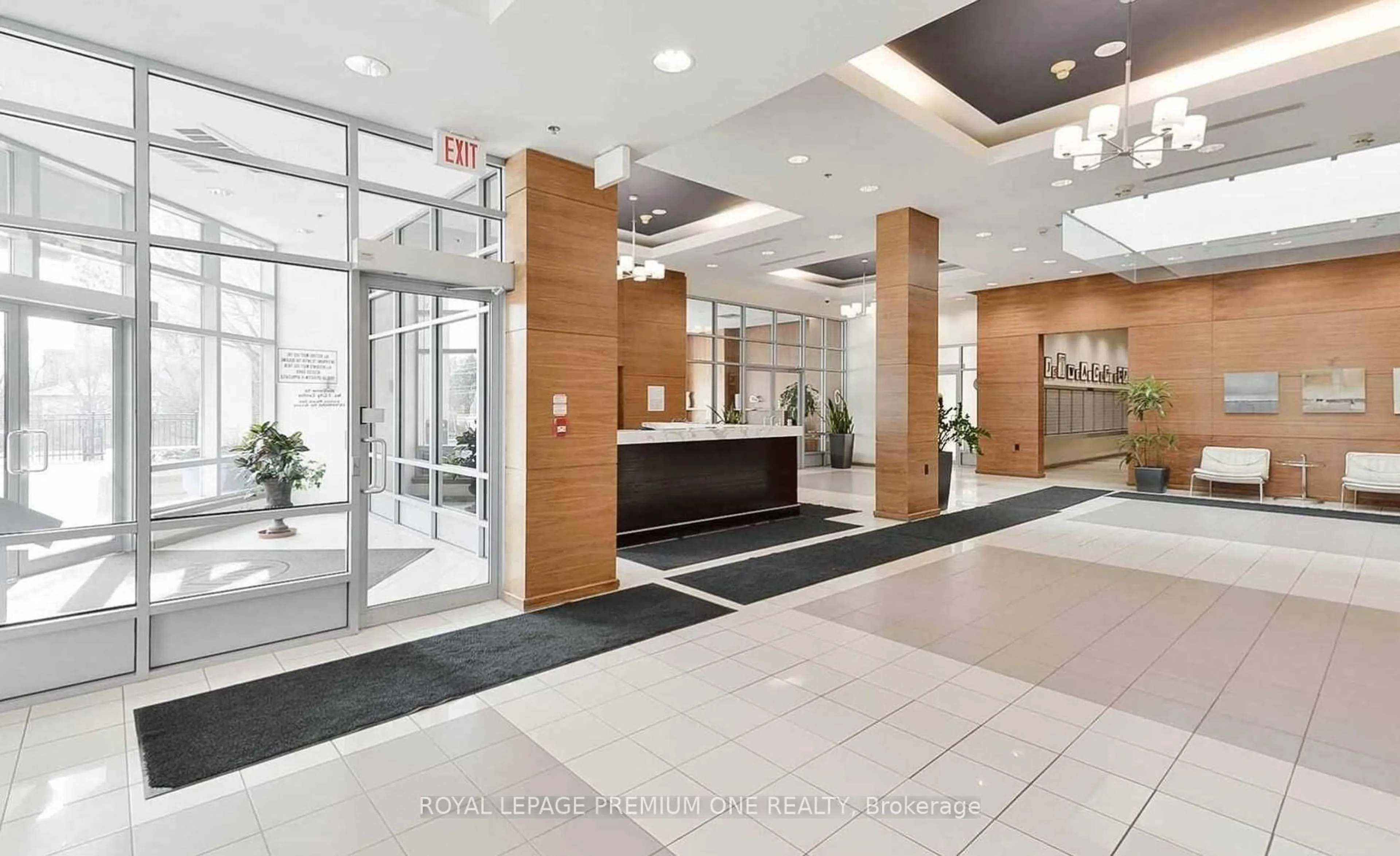 Lobby for 33 Elm Dr #303, Mississauga Ontario L5B 4M2