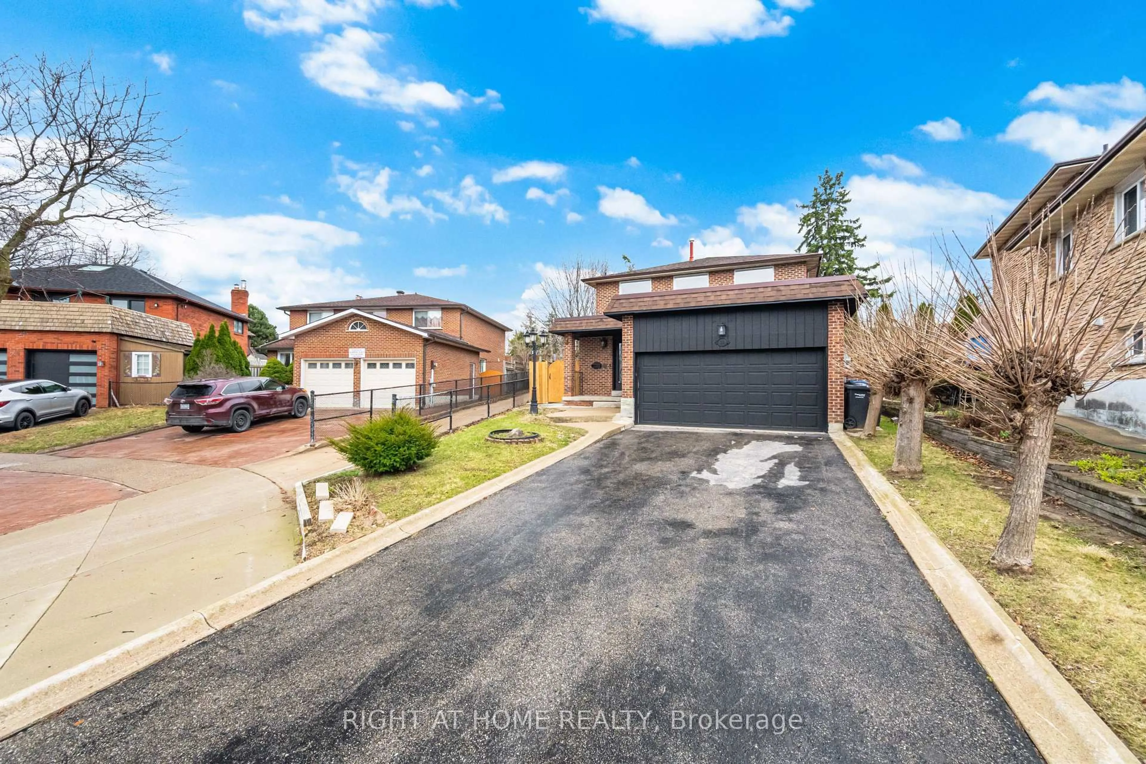A pic from outside/outdoor area/front of a property/back of a property/a pic from drone, street for 20 Pepperwood Pl, Brampton Ontario L6S 3R9