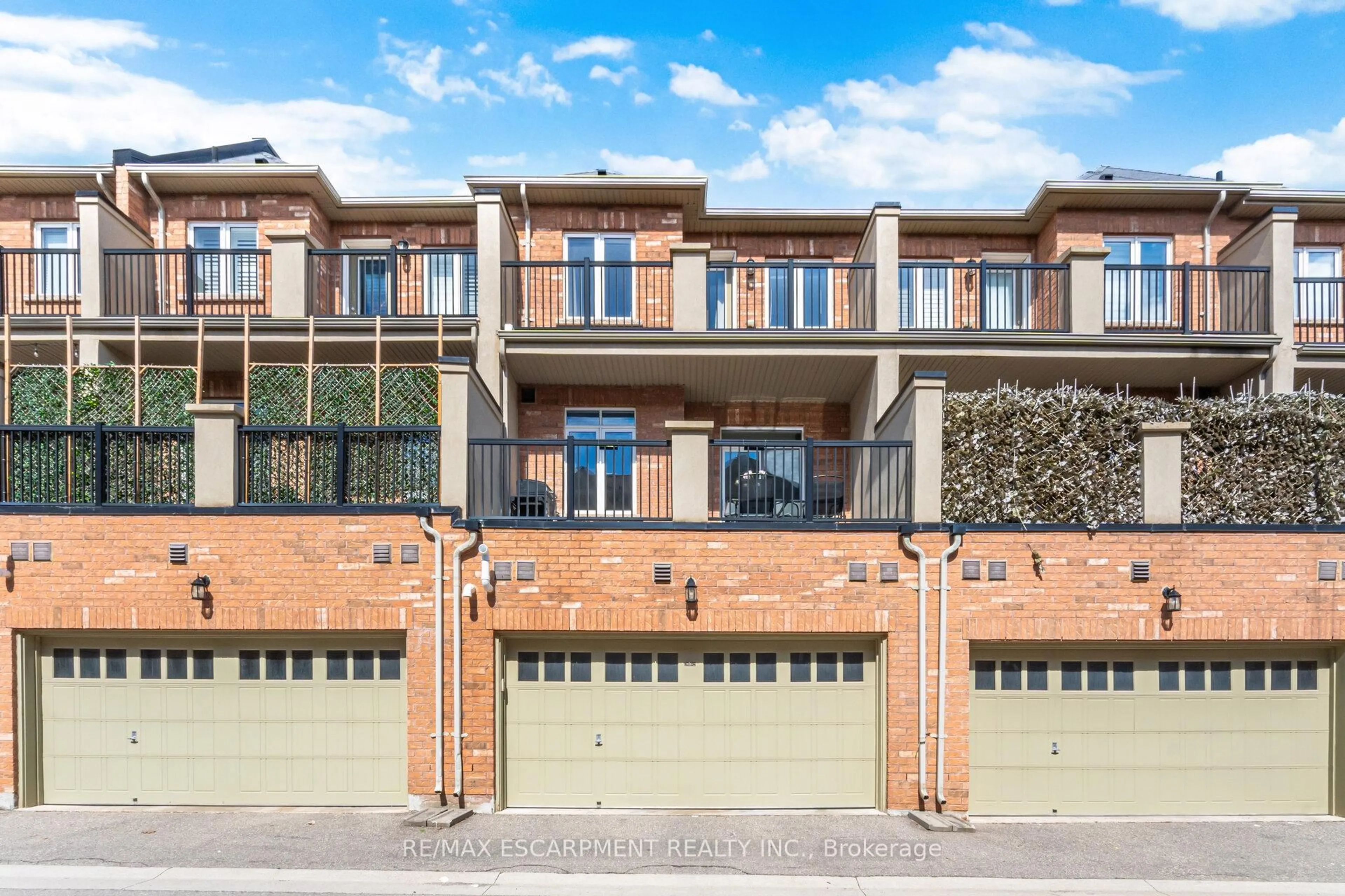 Home with brick exterior material, street for 3062 Eberly Woods Dr, Oakville Ontario L6M 0T5