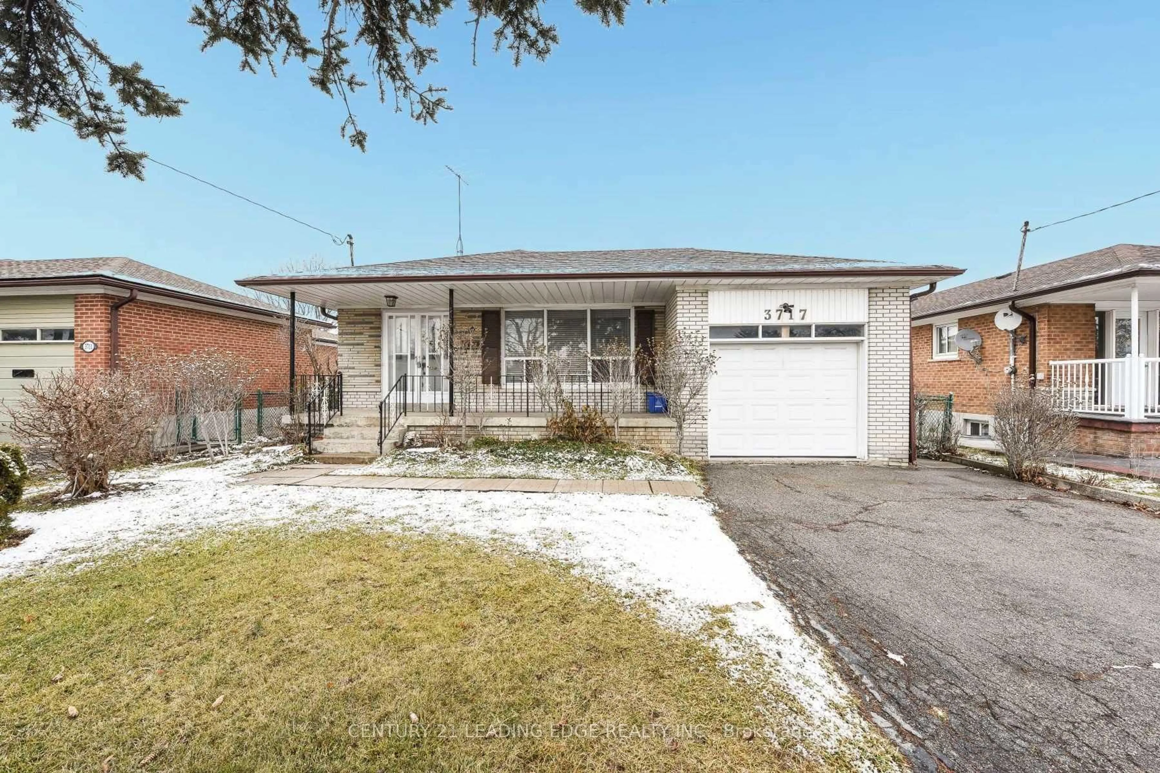 Home with brick exterior material, street for 3717 Morning Star Dr, Mississauga Ontario L4T 1Y6