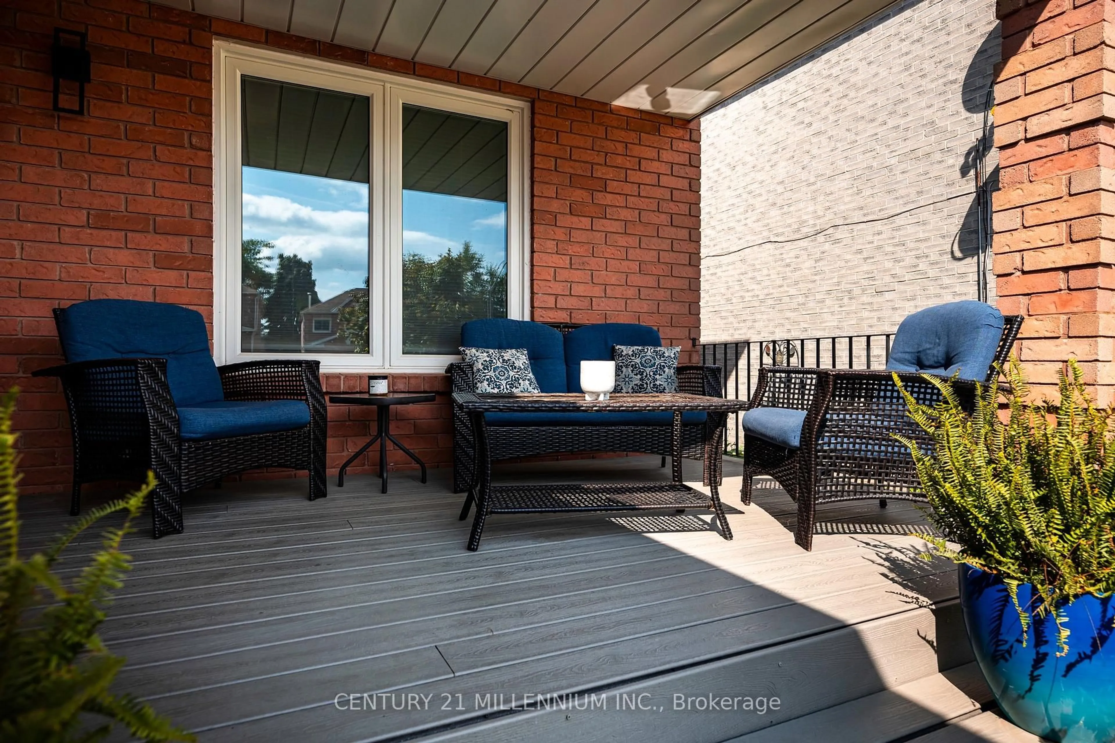 Patio, street for 174 Lisa Marie Dr, Orangeville Ontario L9W 4P7
