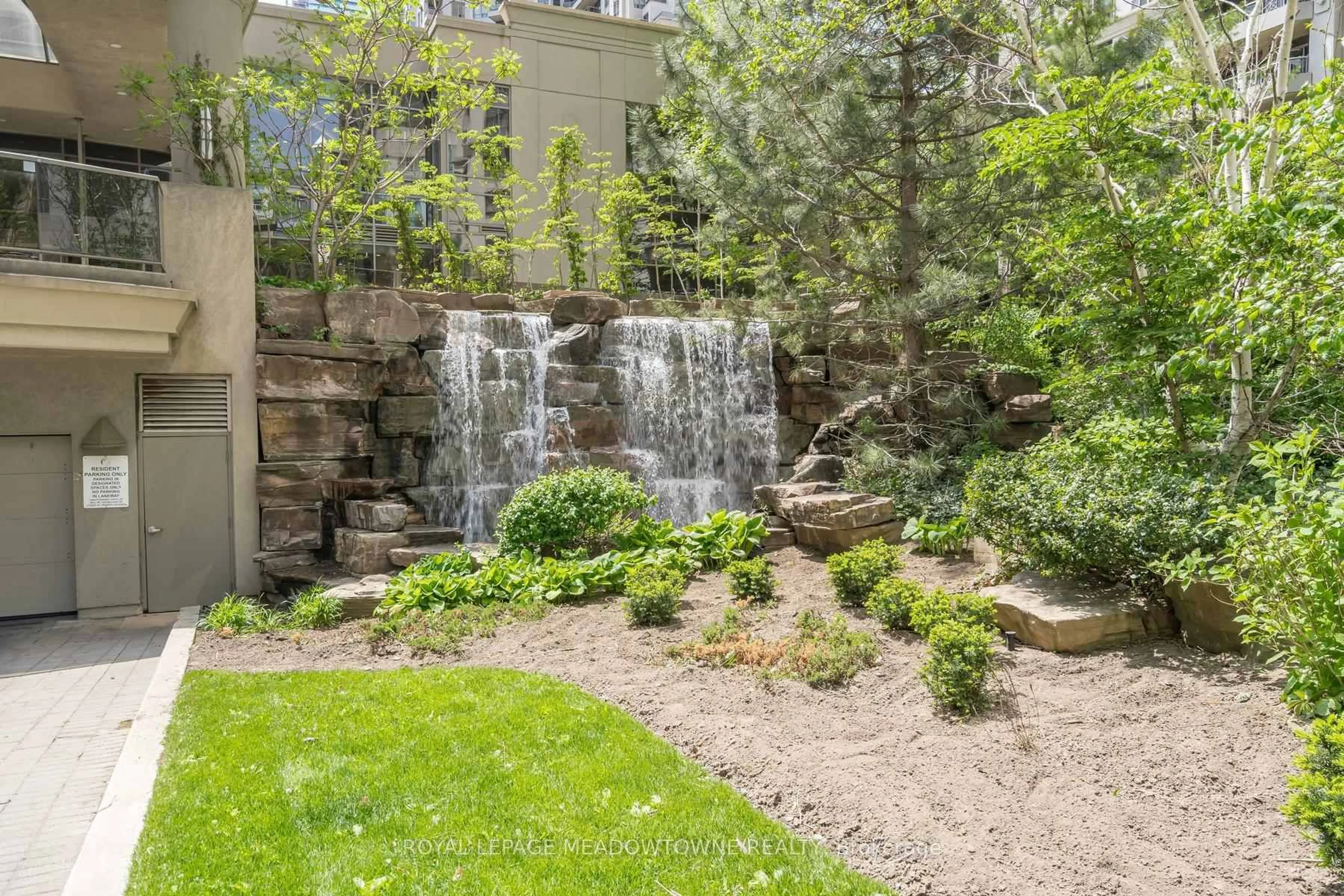 Patio, water/lake/river/ocean view for 3888 Duke Of York Blvd #1030, Mississauga Ontario L5B 4P5