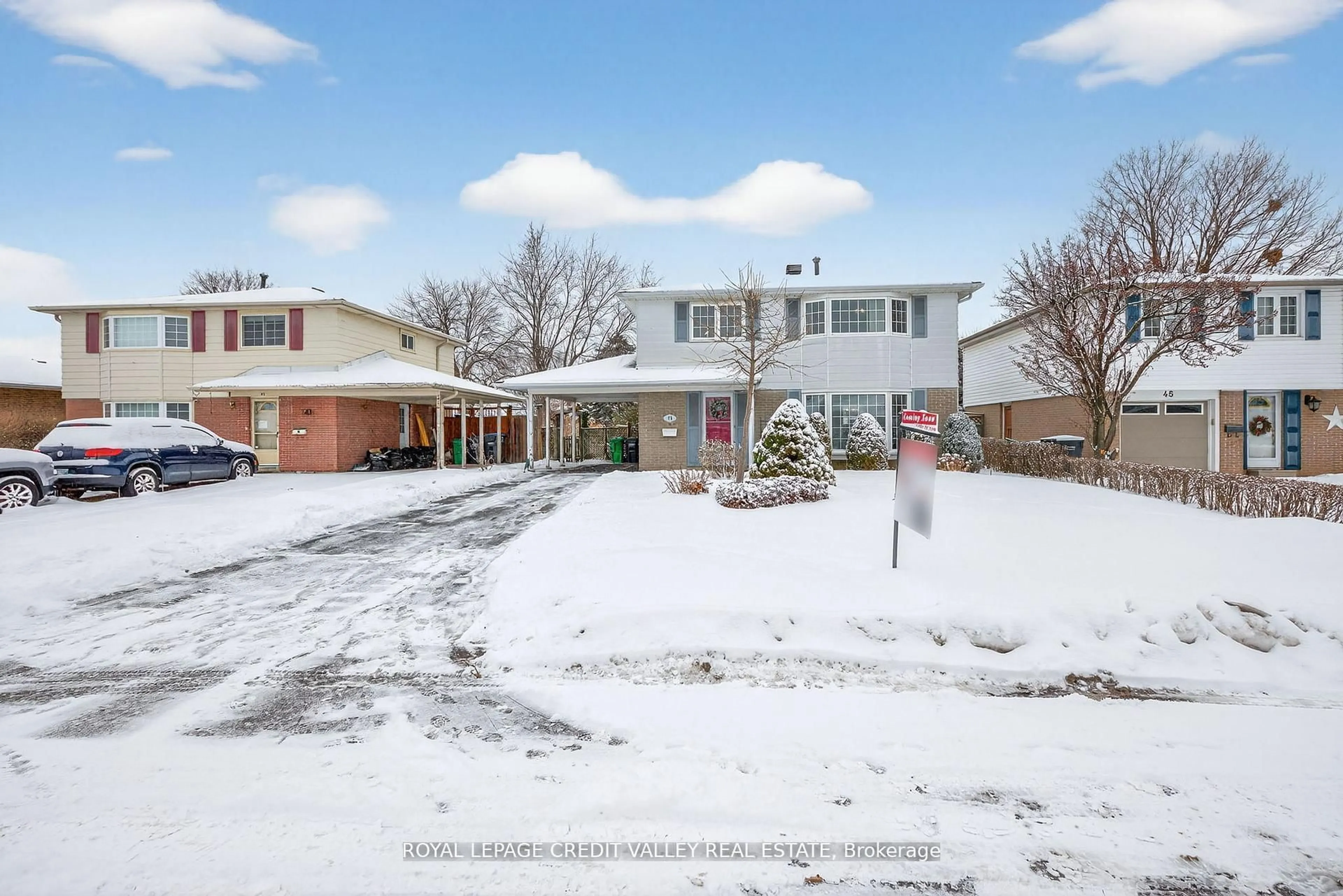 A pic from outside/outdoor area/front of a property/back of a property/a pic from drone, street for 43 Benton St, Brampton Ontario L6W 3B8