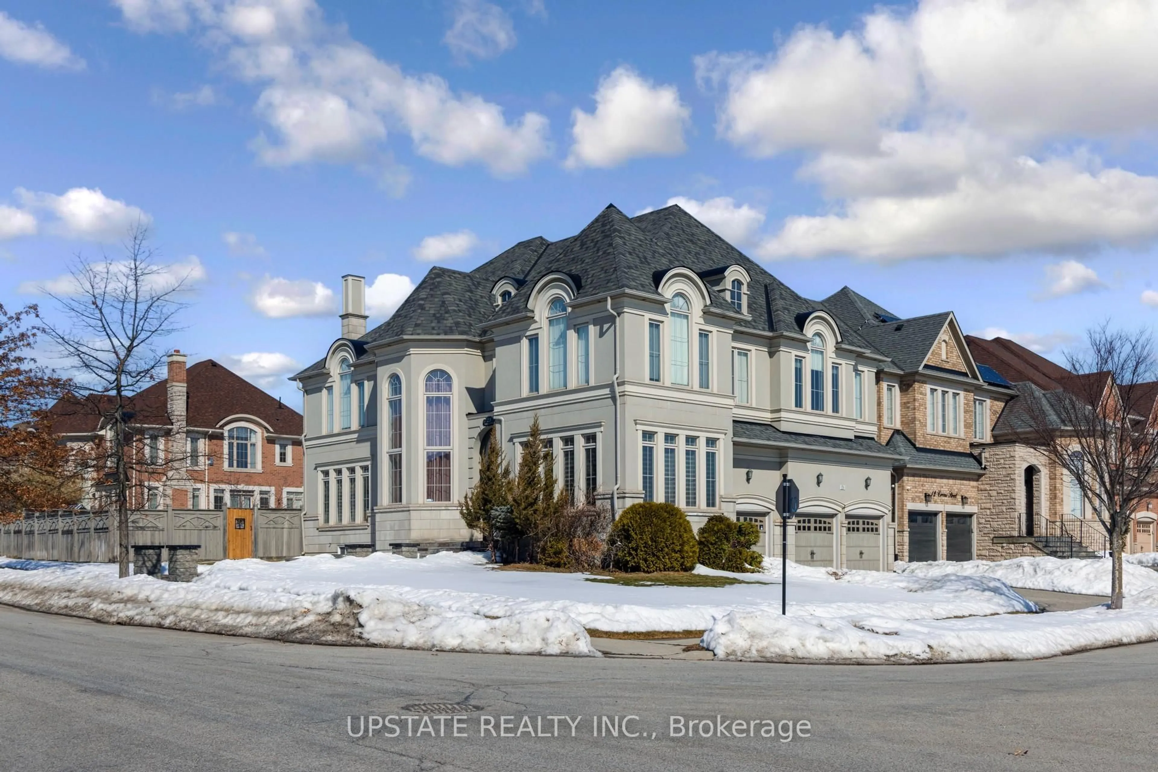 A pic from outside/outdoor area/front of a property/back of a property/a pic from drone, street for 23 Dalmeny Dr, Brampton Ontario L6X 0X3