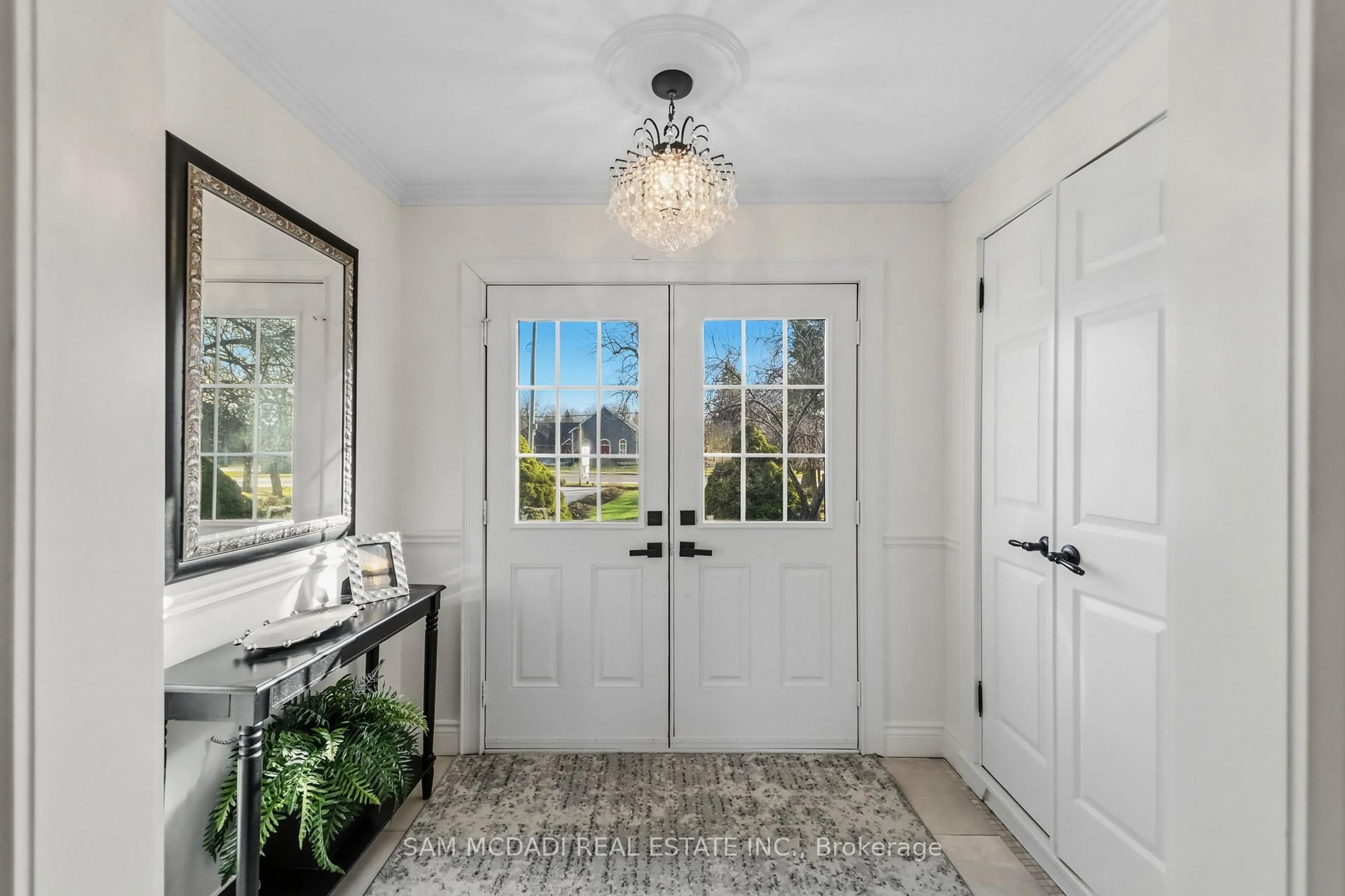 Indoor entryway for 11269 Guelph Line, Milton Ontario L0P 1B0