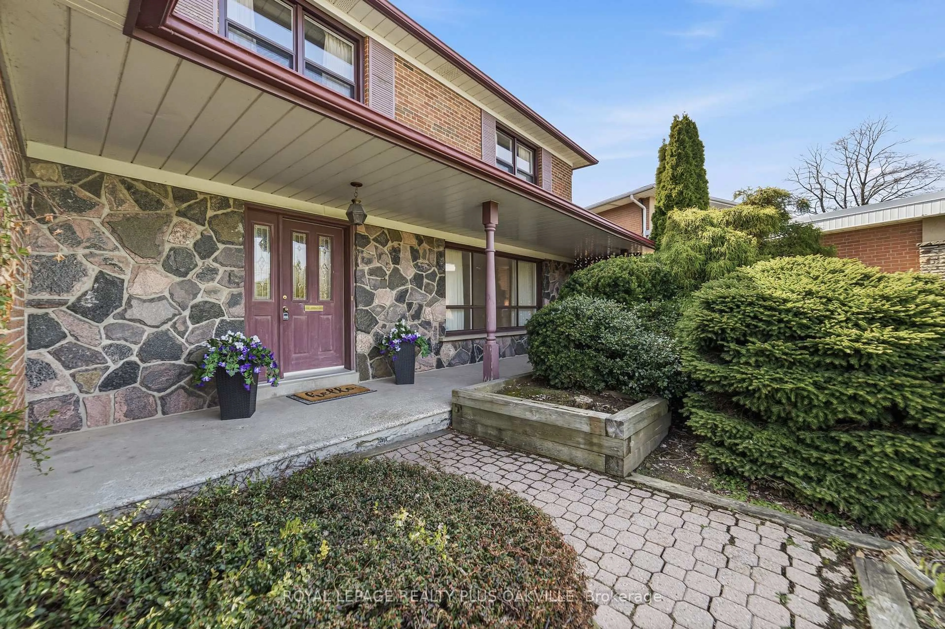 Unknown for 845 Saddle Cres, Mississauga Ontario L4Y 2V9