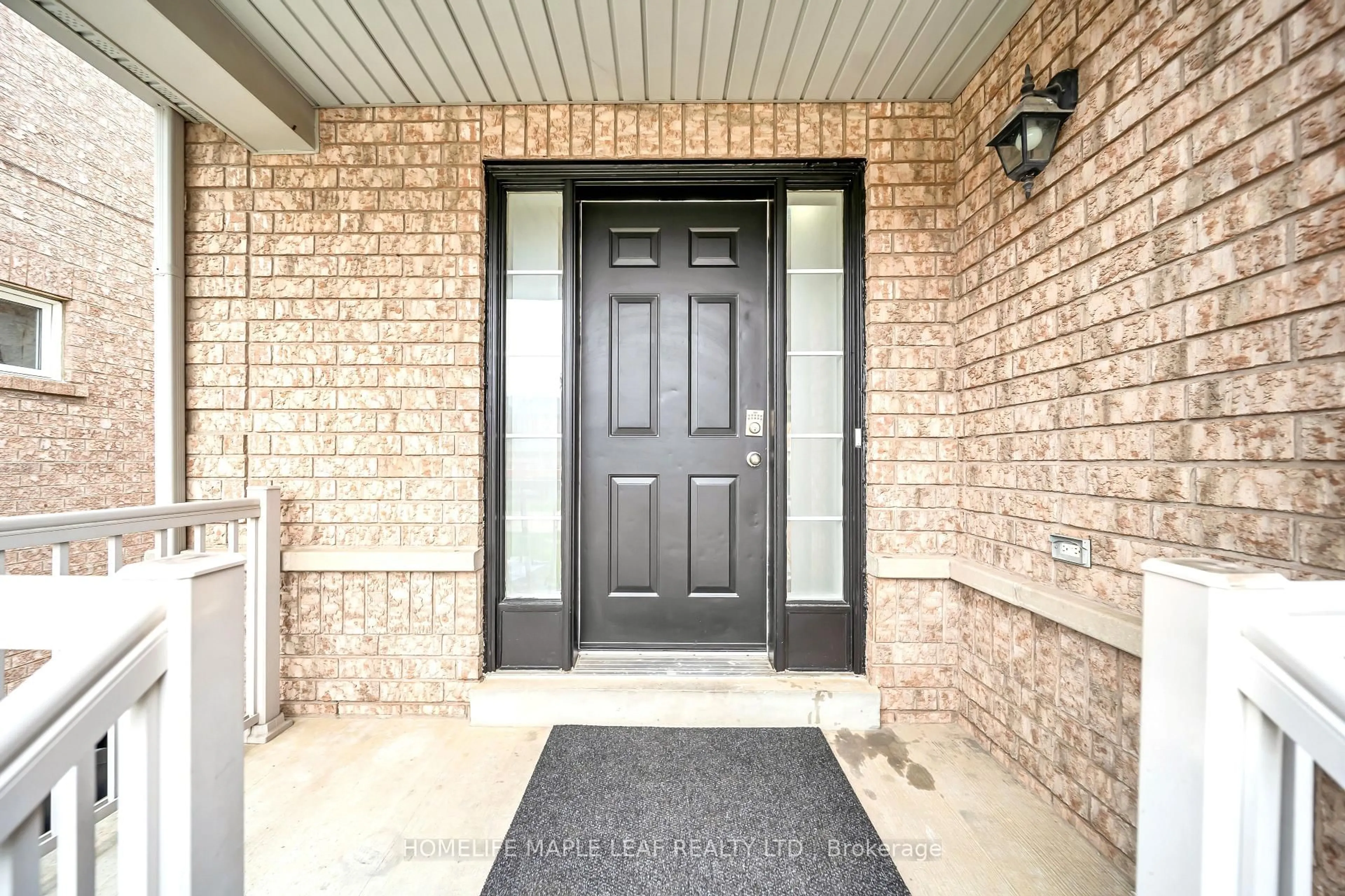 Indoor entryway for 6 Vermont Rd, Brampton Ontario L7A 3G3