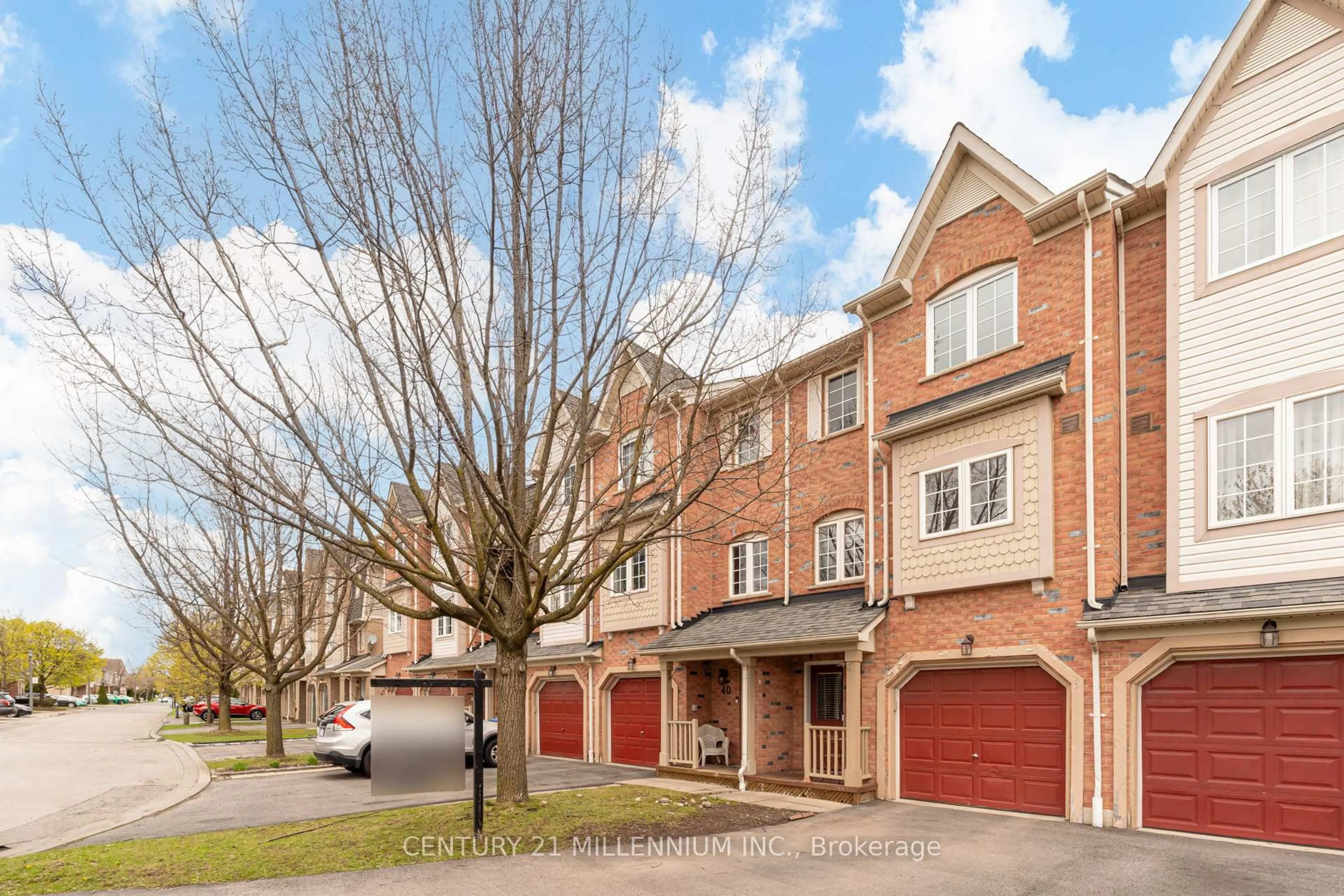 A pic from outside/outdoor area/front of a property/back of a property/a pic from drone, street for 7190 Atwood Lane #39, Mississauga Ontario L5N 7Y6