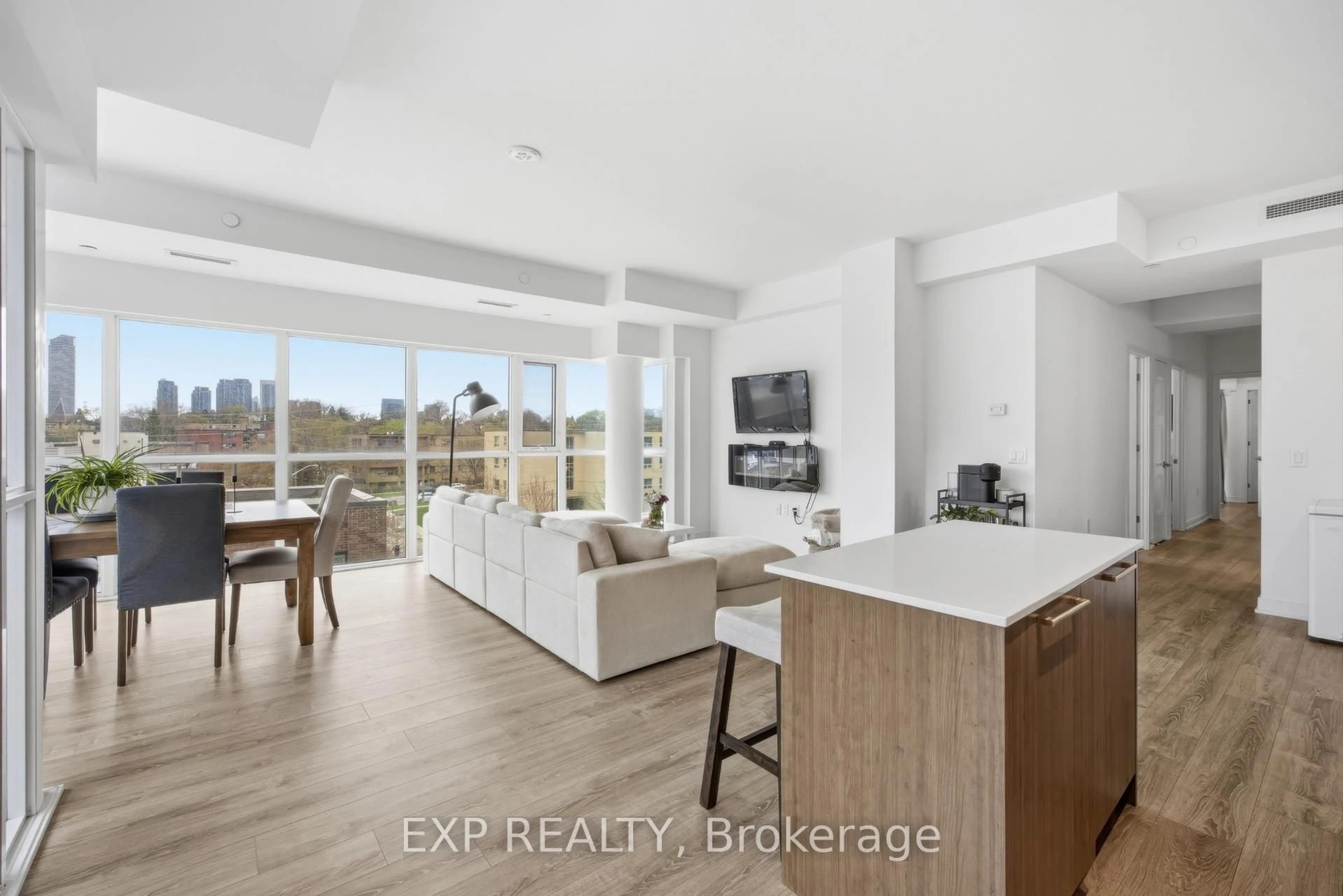 Open concept kitchen, unknown for 25 neighbourhood Lane #404, Toronto Ontario M8Y 0C4