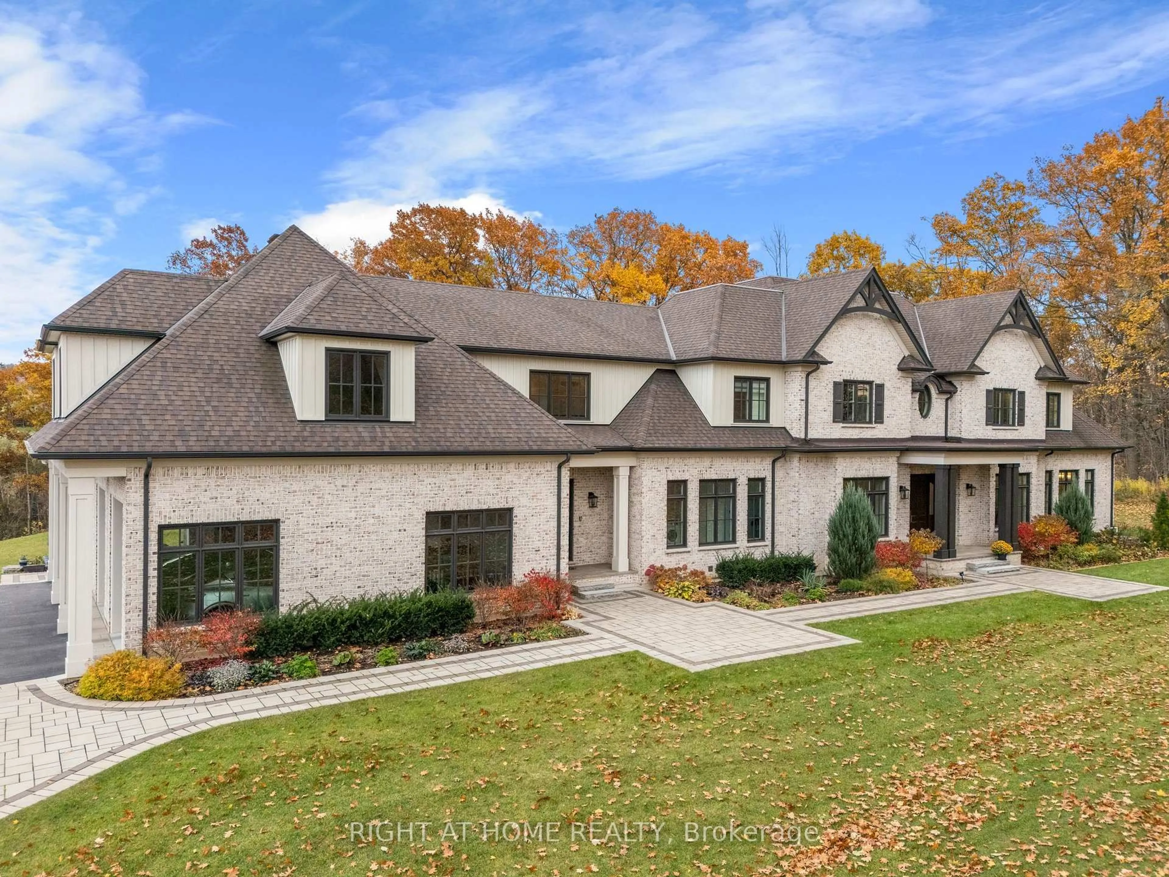 Home with brick exterior material, street for 2606 Harvestmoon Lane, Burlington Ontario L7P 0N5