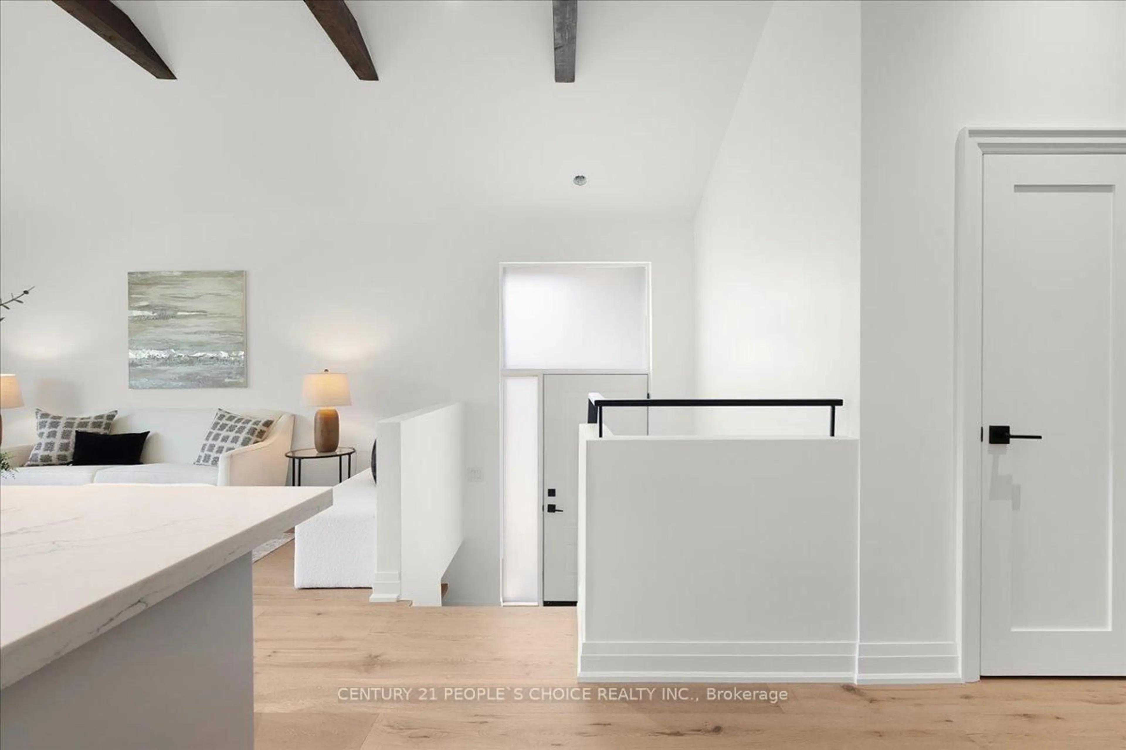 Indoor entryway for 7 Nipissing Dr, Toronto Ontario M9B 4V4