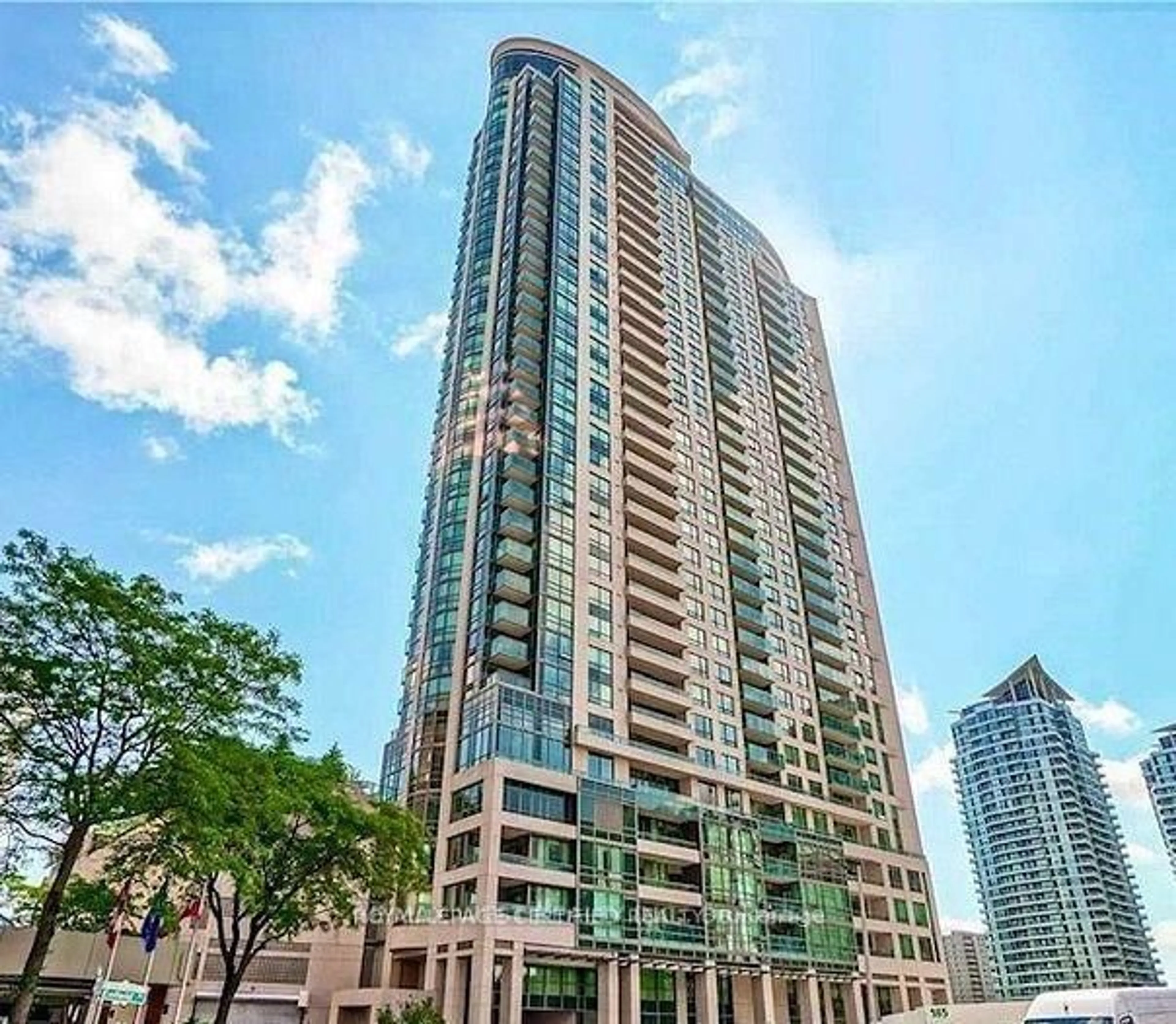 Indoor foyer for 208 Enfield Pl #3301, Mississauga Ontario L5B 0G8