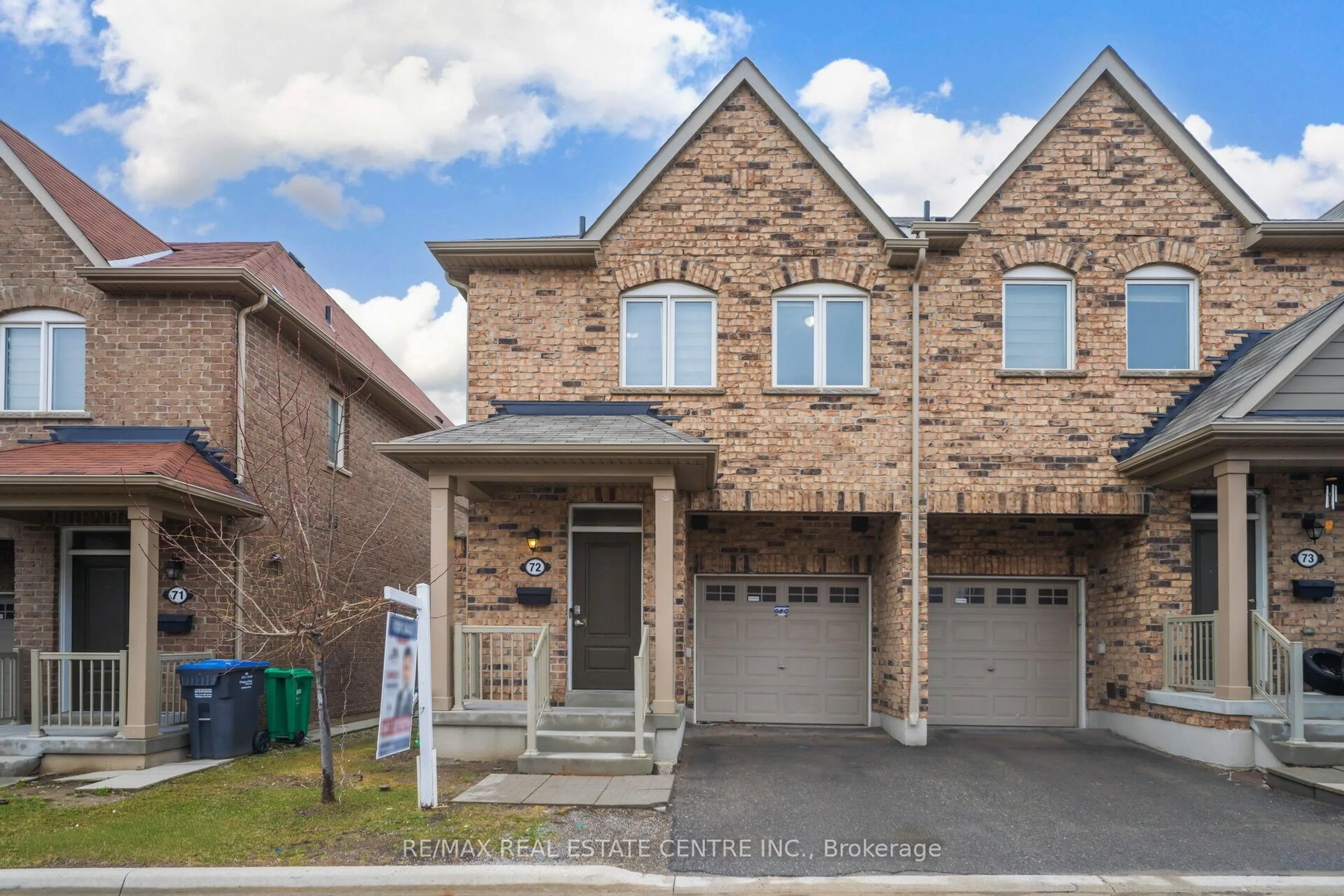 Home with brick exterior material, street for 50 Edinburgh Dr #72, Brampton Ontario L6Y 1N9