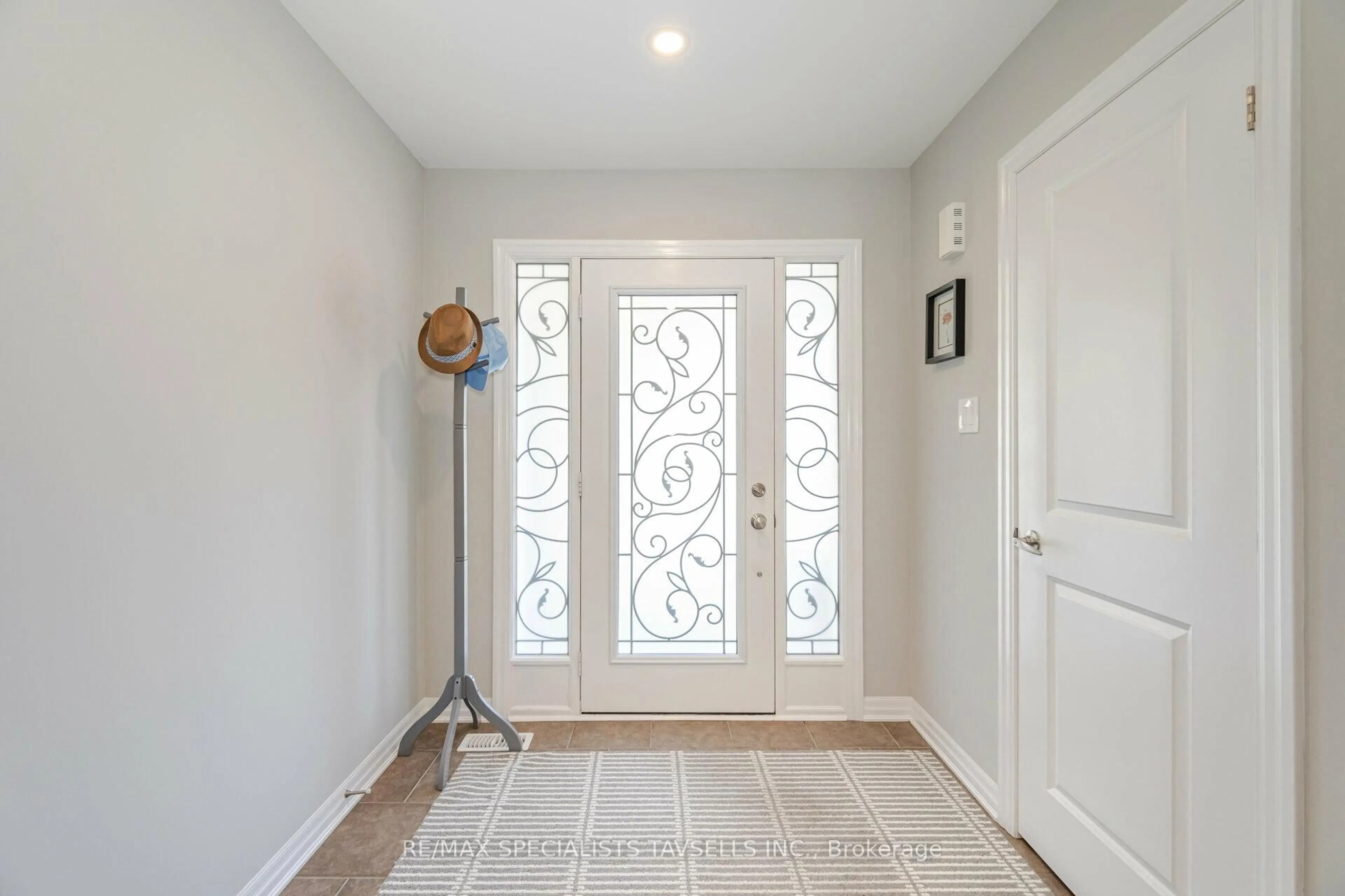 Indoor entryway for 13 Lothbury Dr, Brampton Ontario L7A 4G7