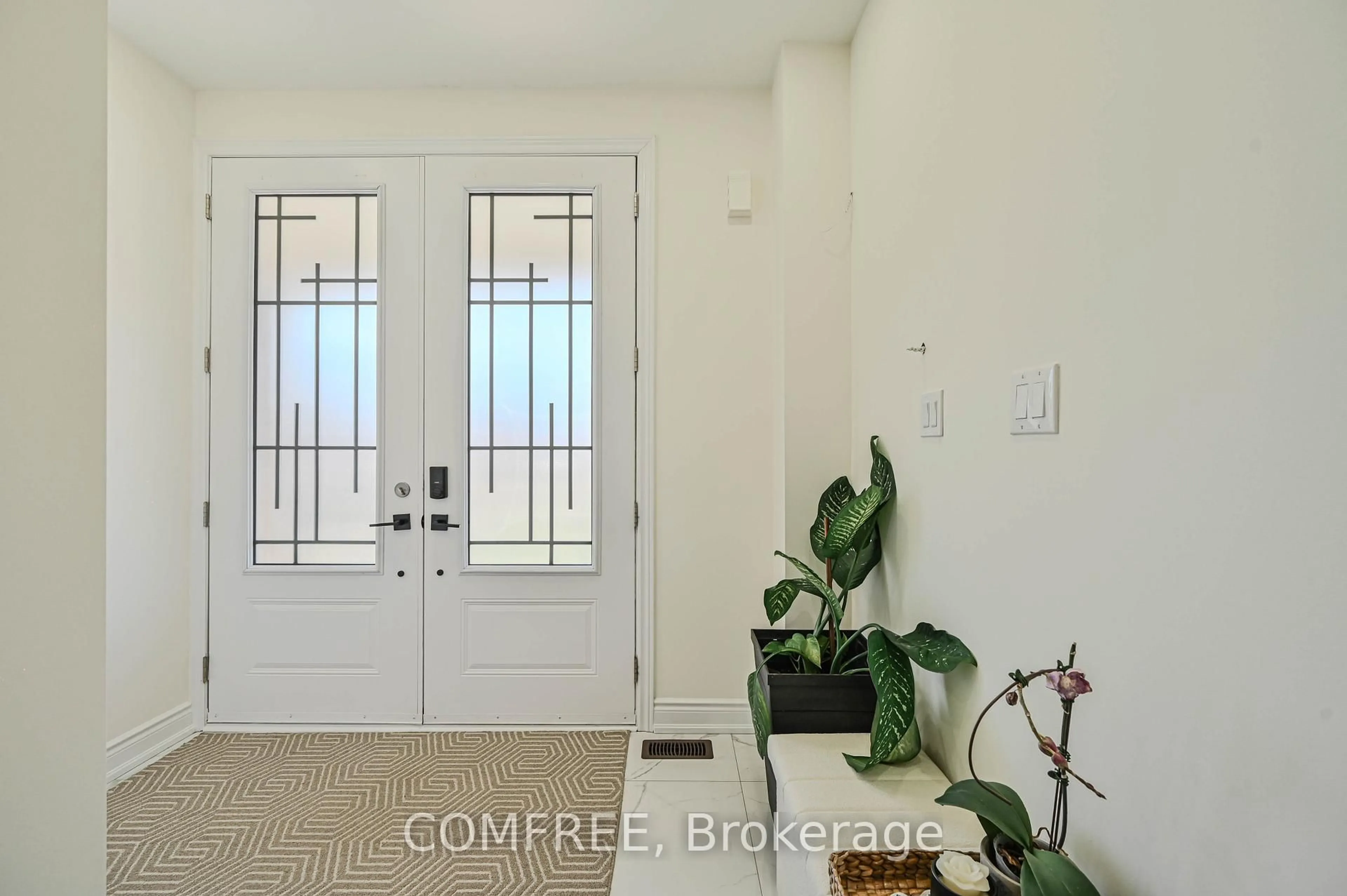 Indoor entryway for 25 Lost Canyon Way, Brampton Ontario L6X 3A6