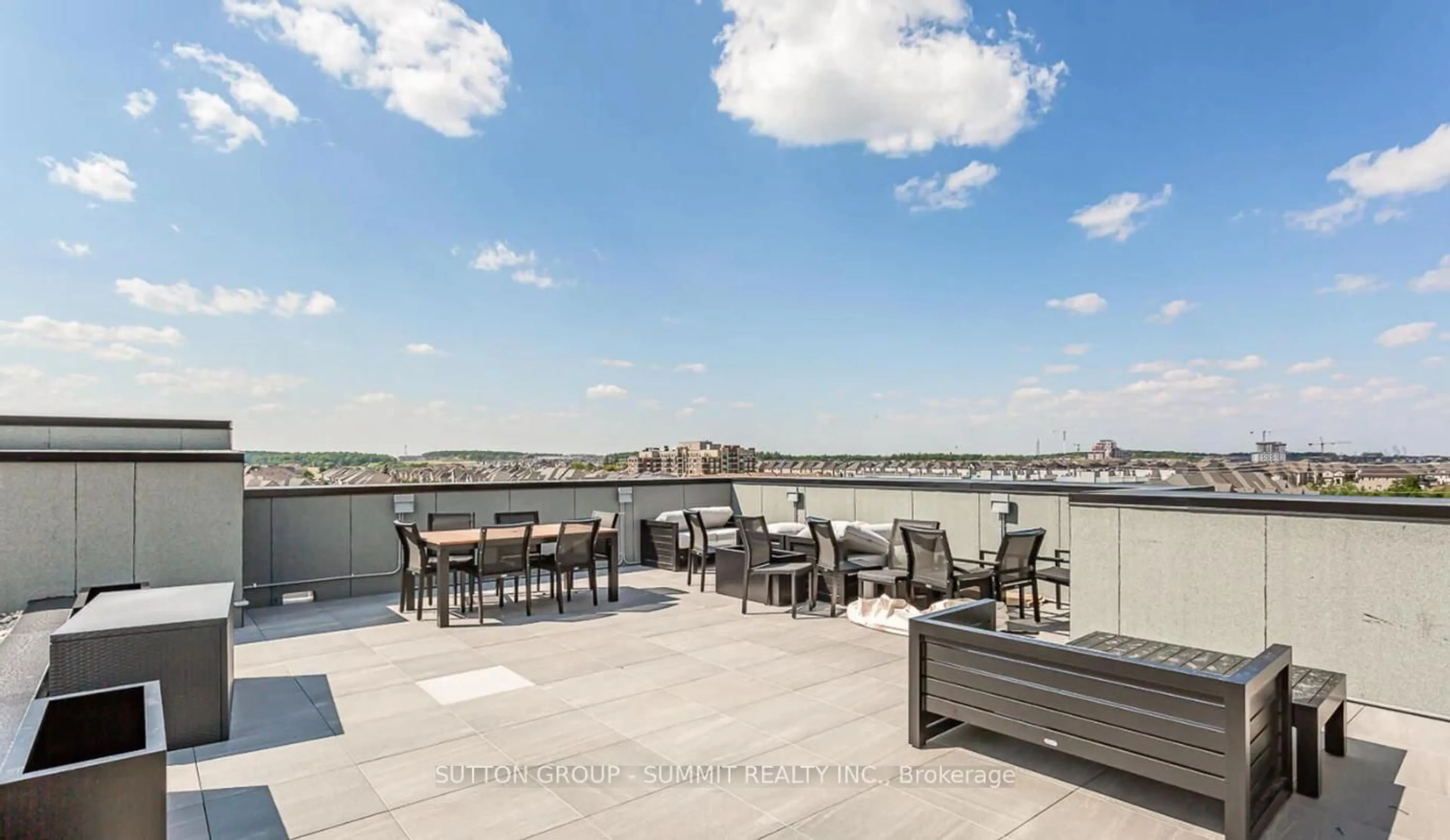 Patio, water/lake/river/ocean view for 95 DUNDAS St #110, Oakville Ontario L6M 5N4