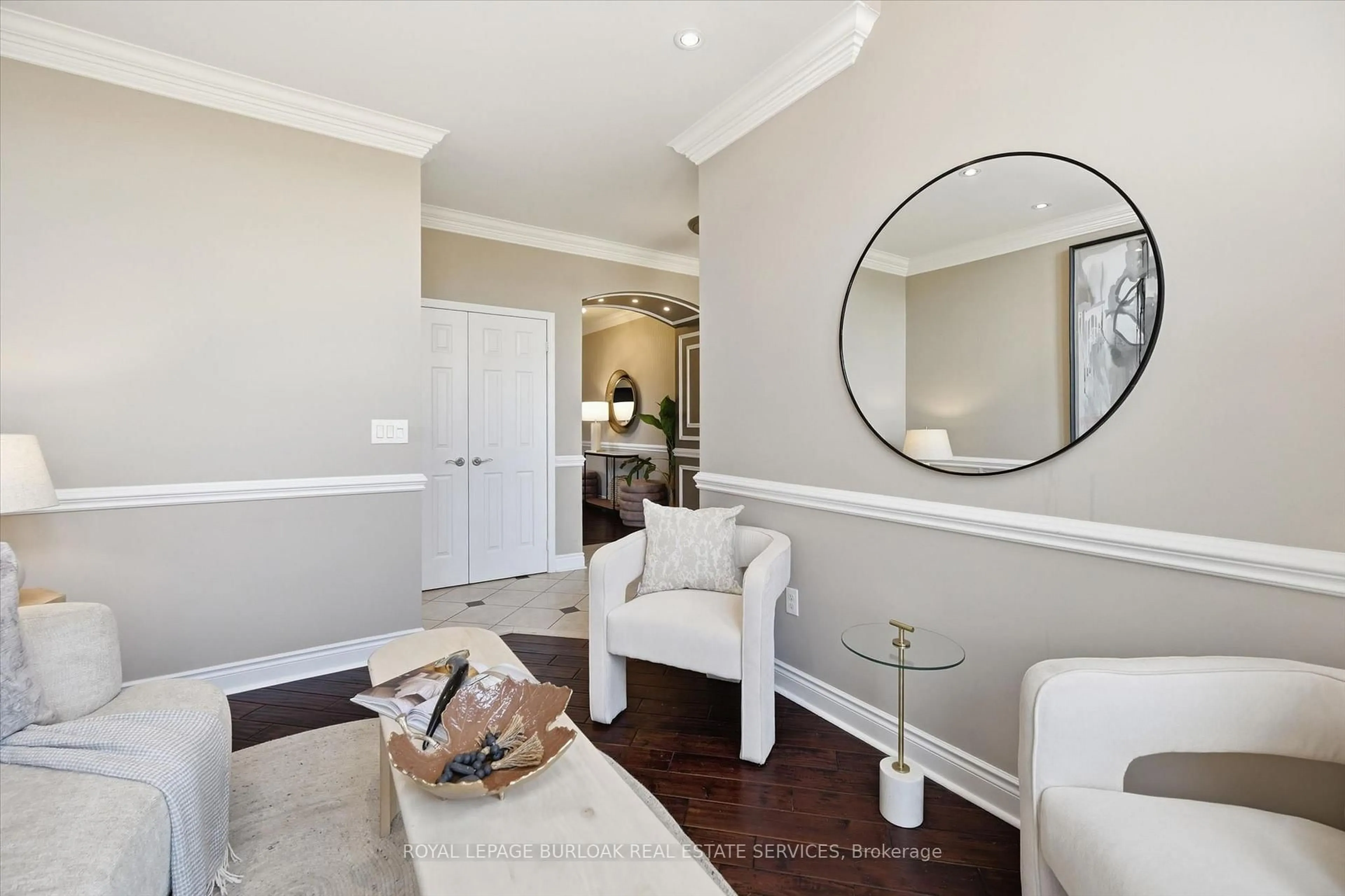 Indoor entryway for 4186 Fuller Cres, Burlington Ontario L7M 0M5