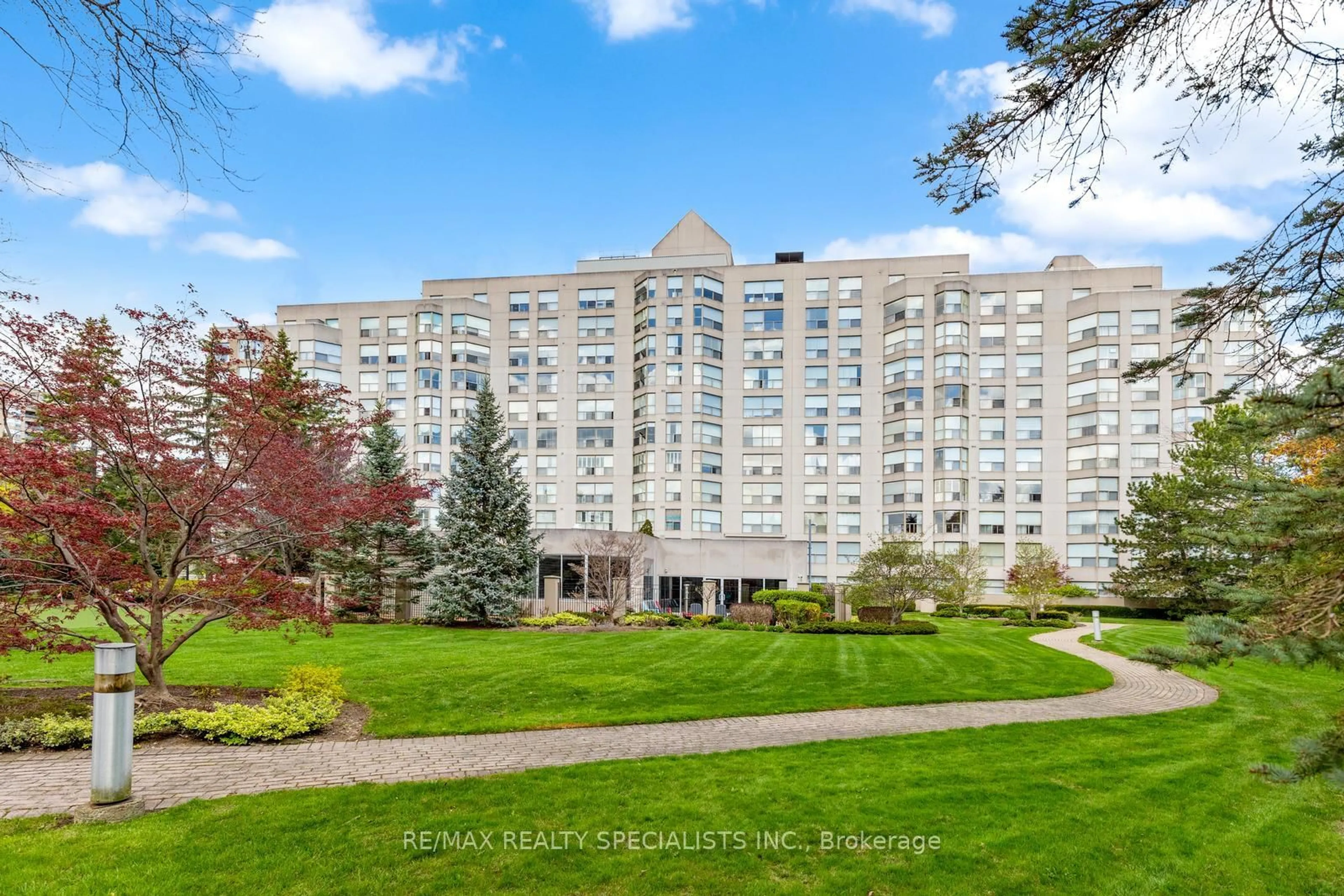 Indoor foyer for 1700 THE COLLEGEWAY #405, Mississauga Ontario L5L 4M2