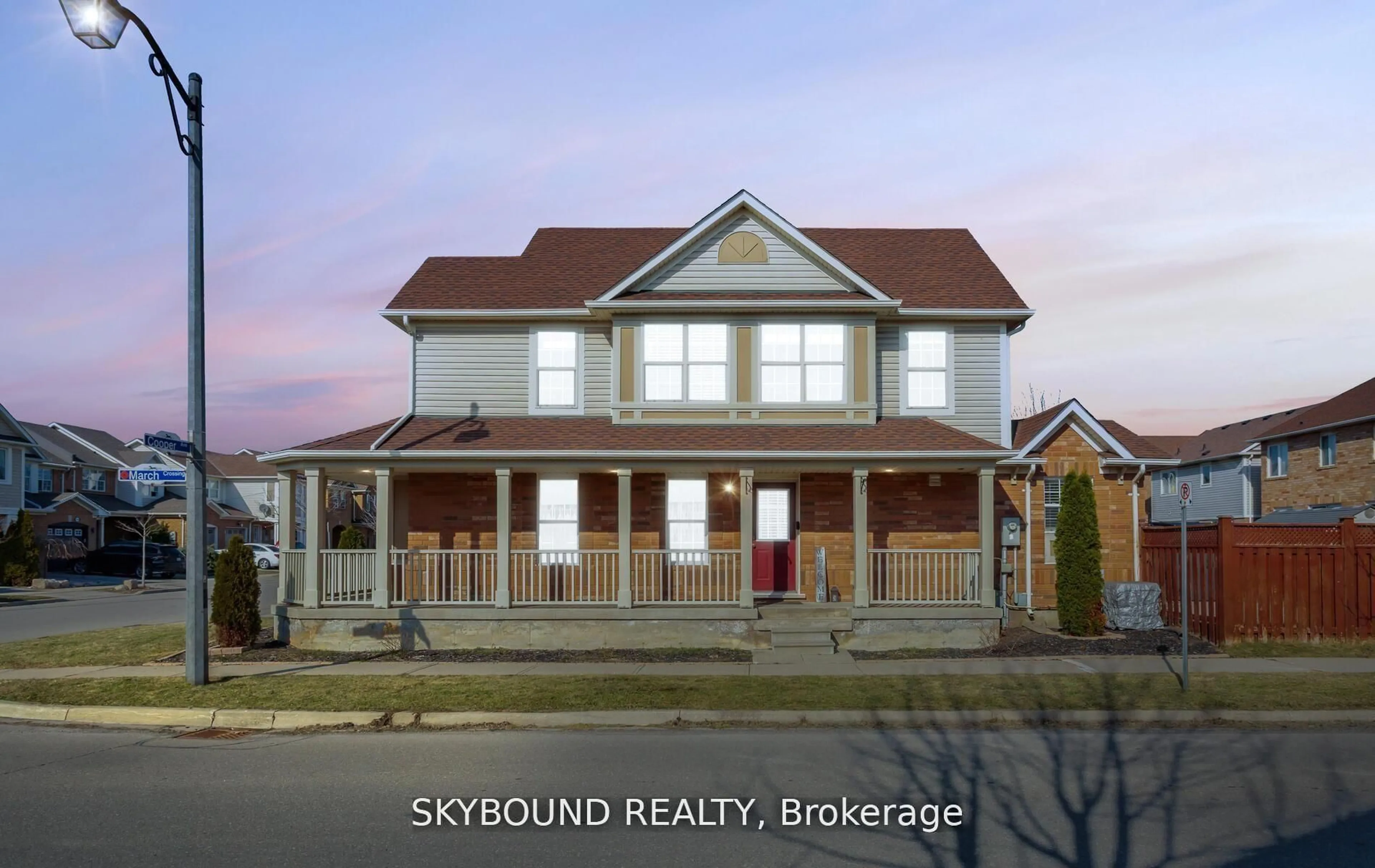 Home with vinyl exterior material, building for 1057 Cooper Ave, Milton Ontario L9T 5W6