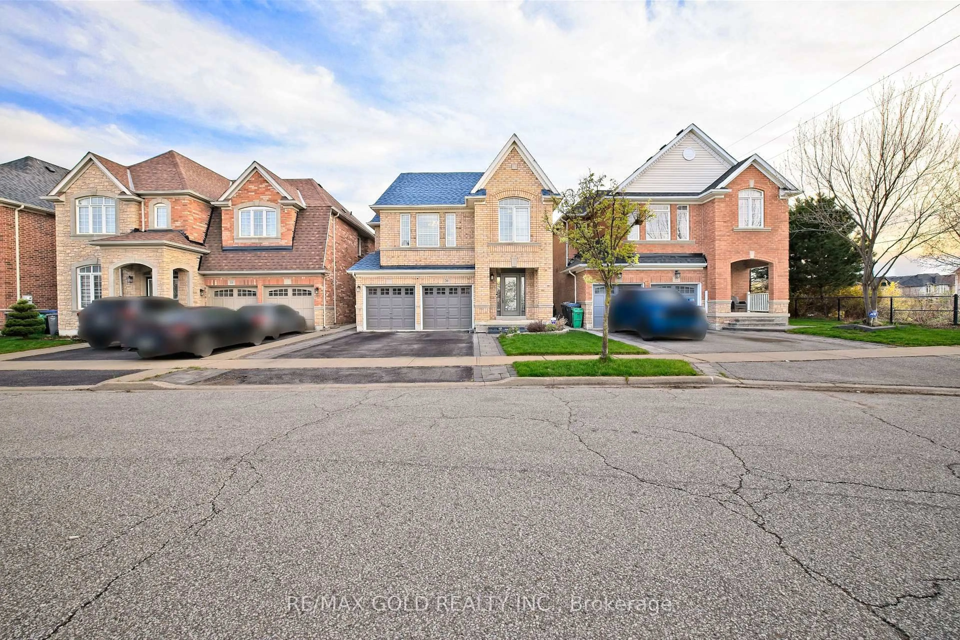 Unknown for 20 Treegrove Cres, Brampton Ontario L7A 3X8