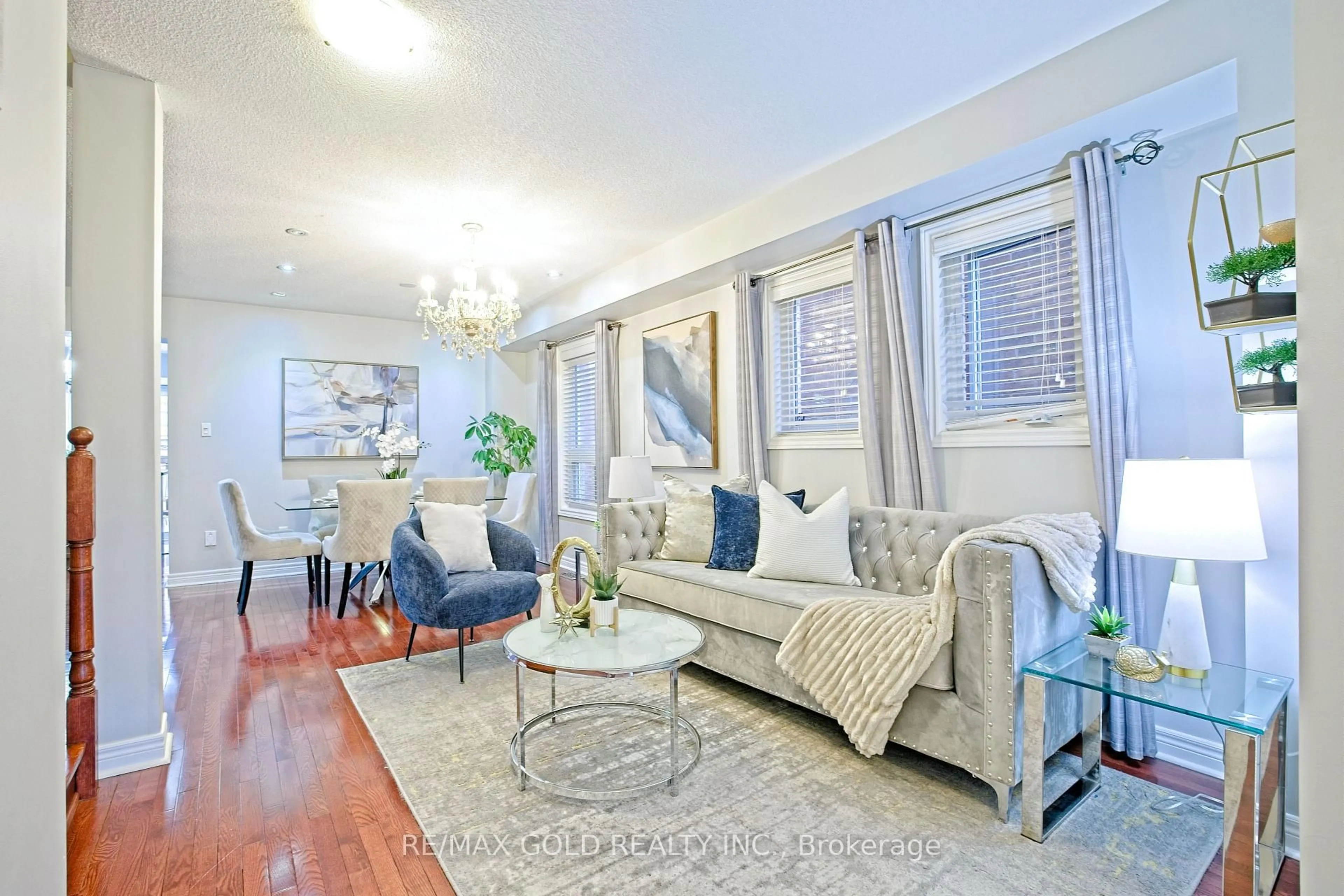 Living room with furniture, unknown for 20 Treegrove Cres, Brampton Ontario L7A 3X8