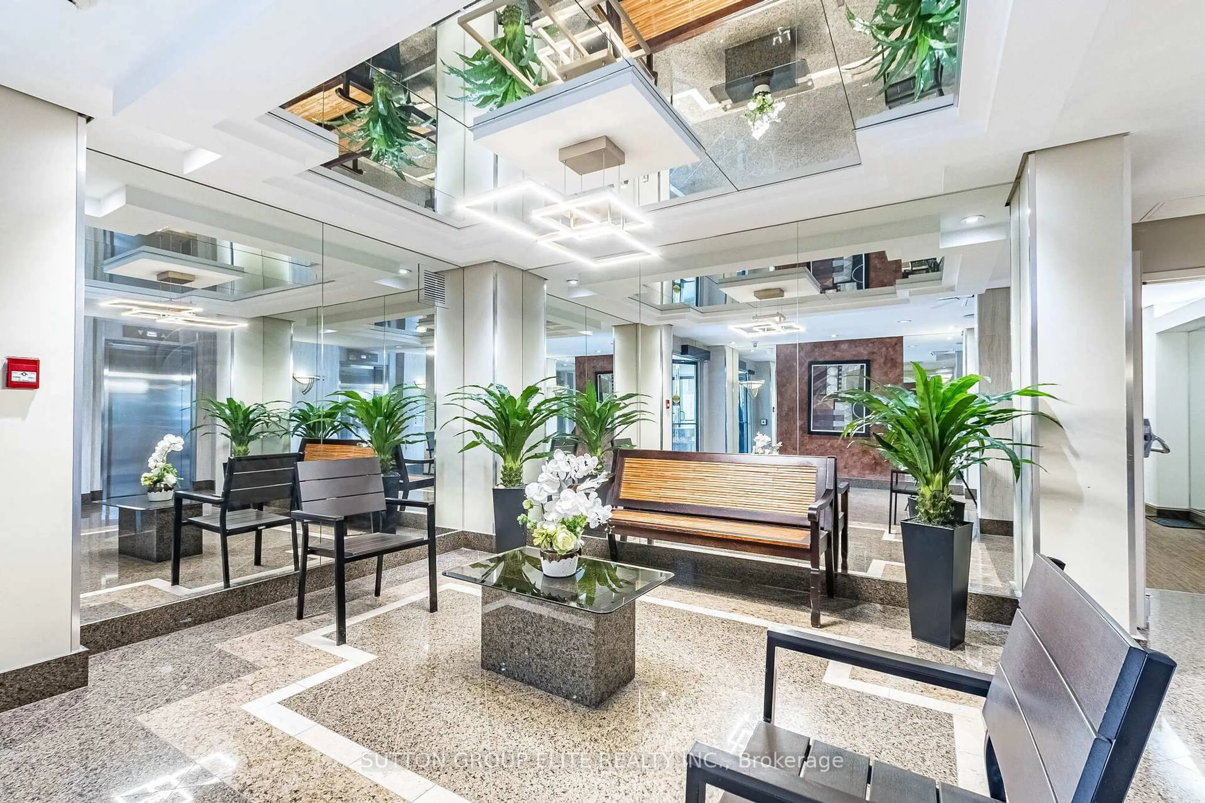 Lobby for 2091 Hurontario St #307, Mississauga Ontario L5A 4E6