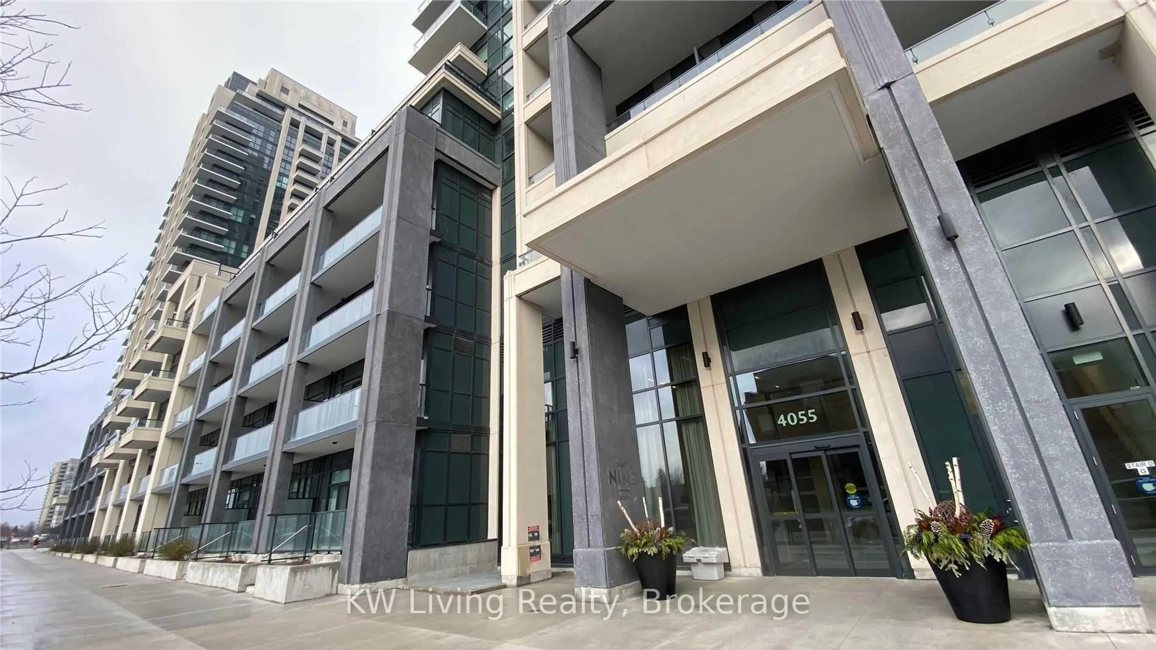 Indoor foyer for 4055 Parkside Village Dr #1912, Mississauga Ontario L5B 0K8