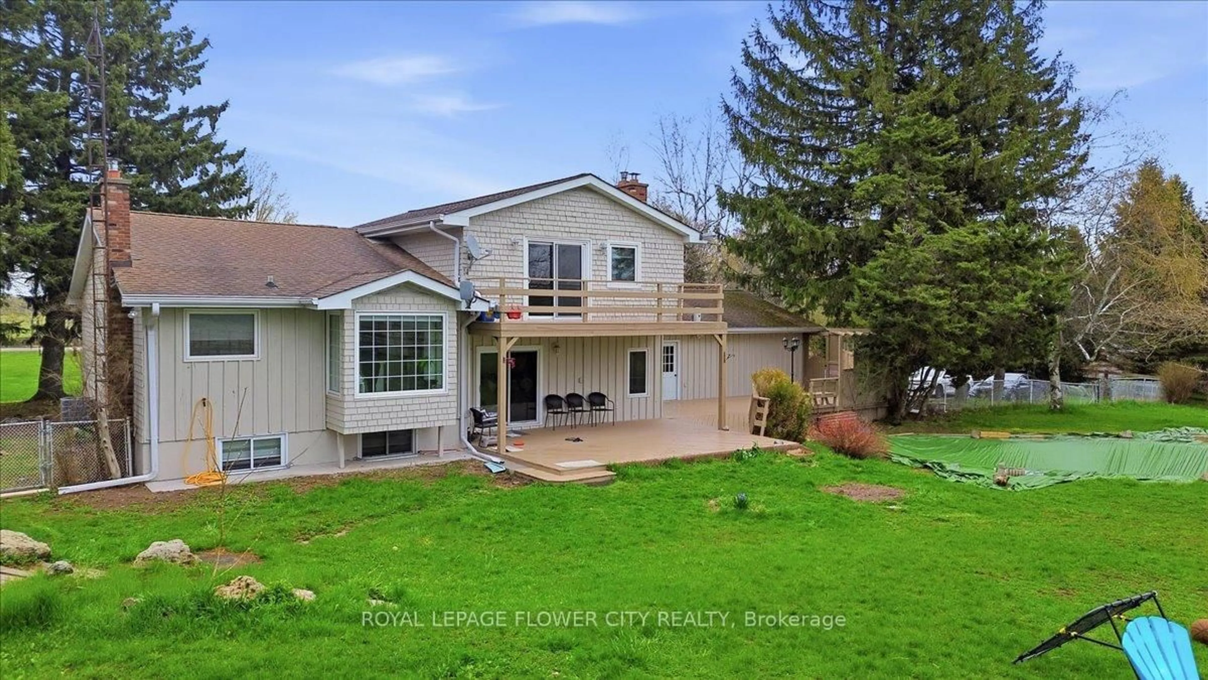 A pic from outside/outdoor area/front of a property/back of a property/a pic from drone, unknown for 14264 Eighth Line, Halton Hills Ontario L7G 4S4