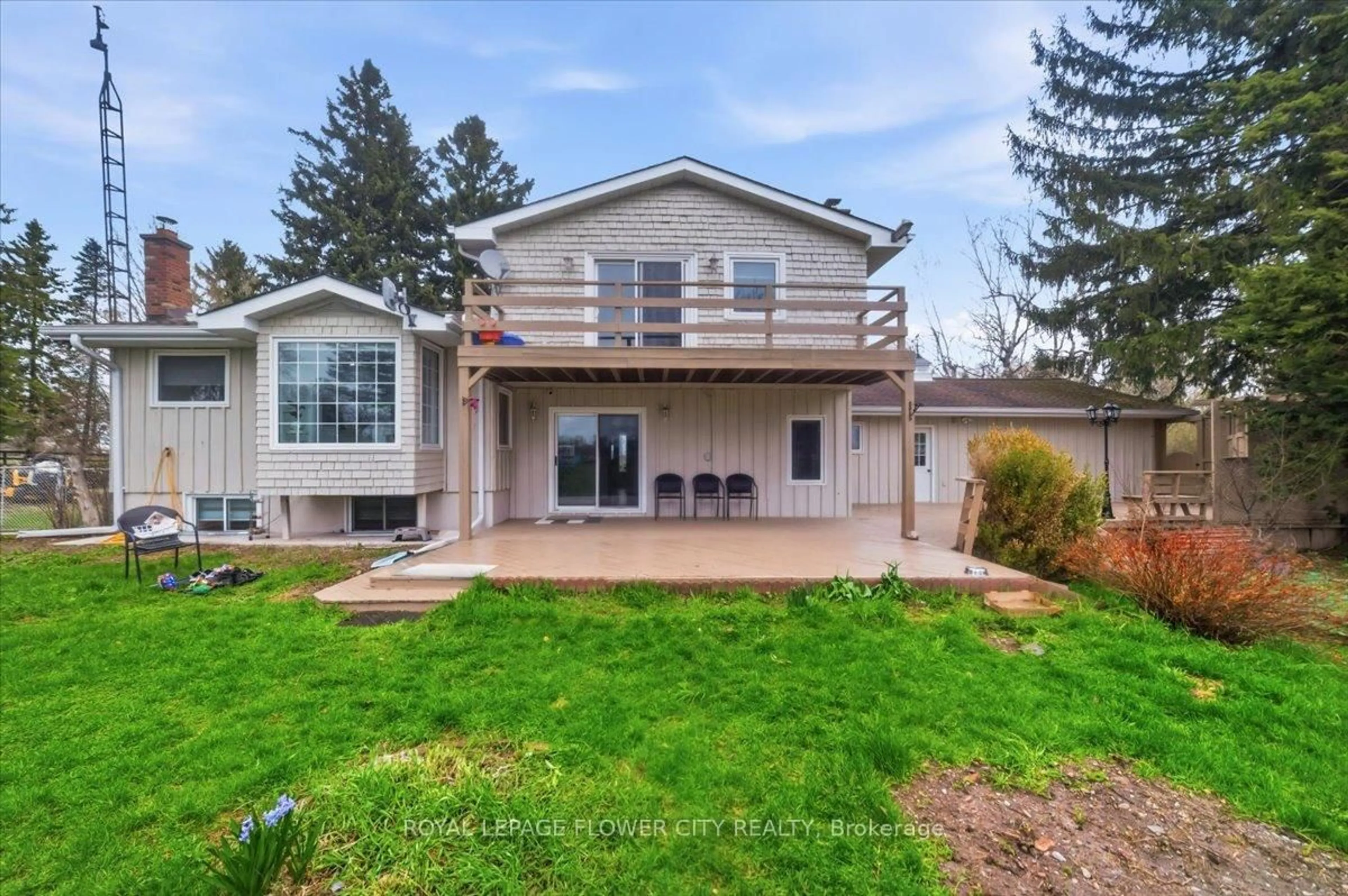 Home with vinyl exterior material, water/lake/river/ocean view for 14264 Eighth Line, Halton Hills Ontario L7G 4S4