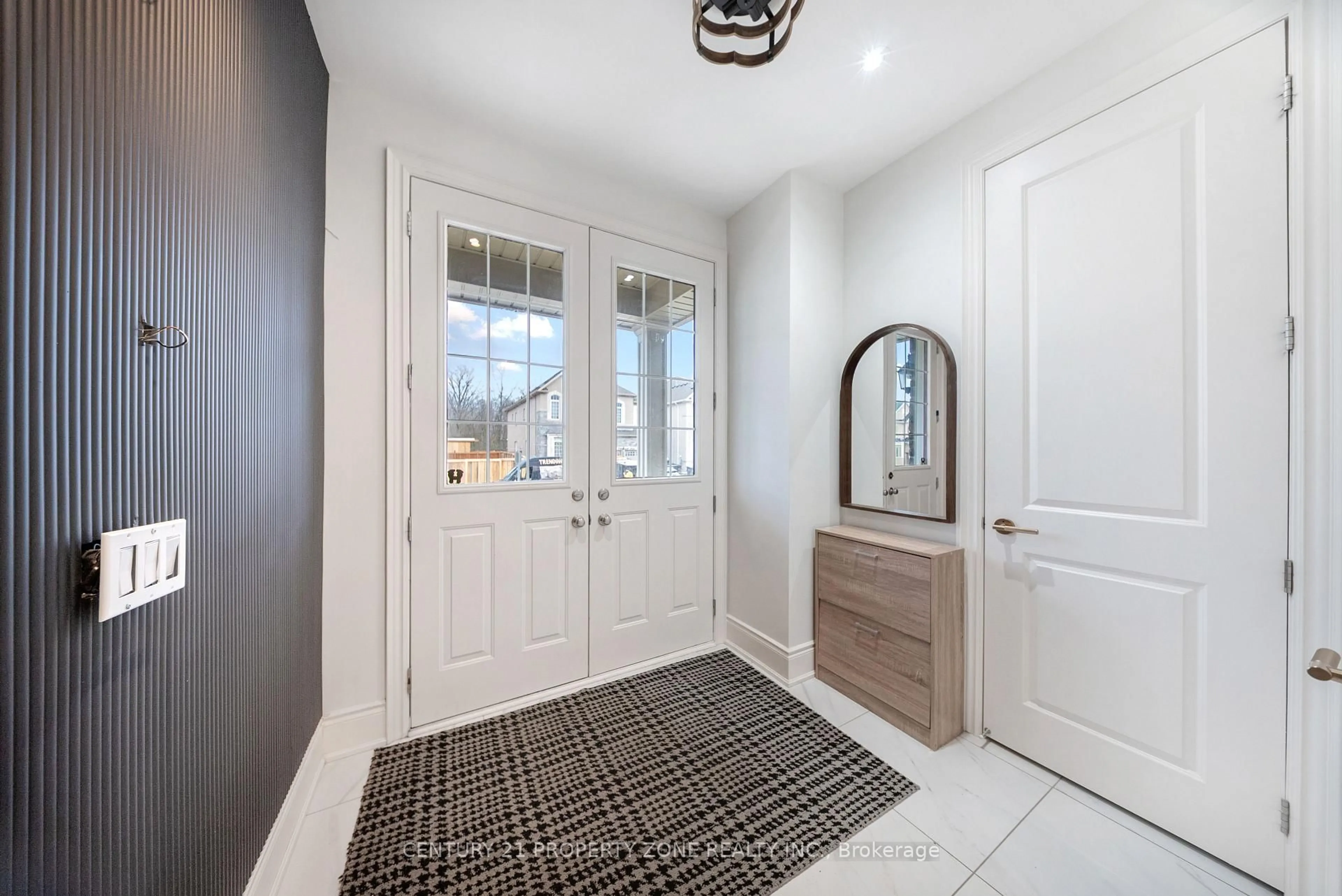 Indoor entryway for 104 Clockwork Dr, Brampton Ontario L7A 0C3