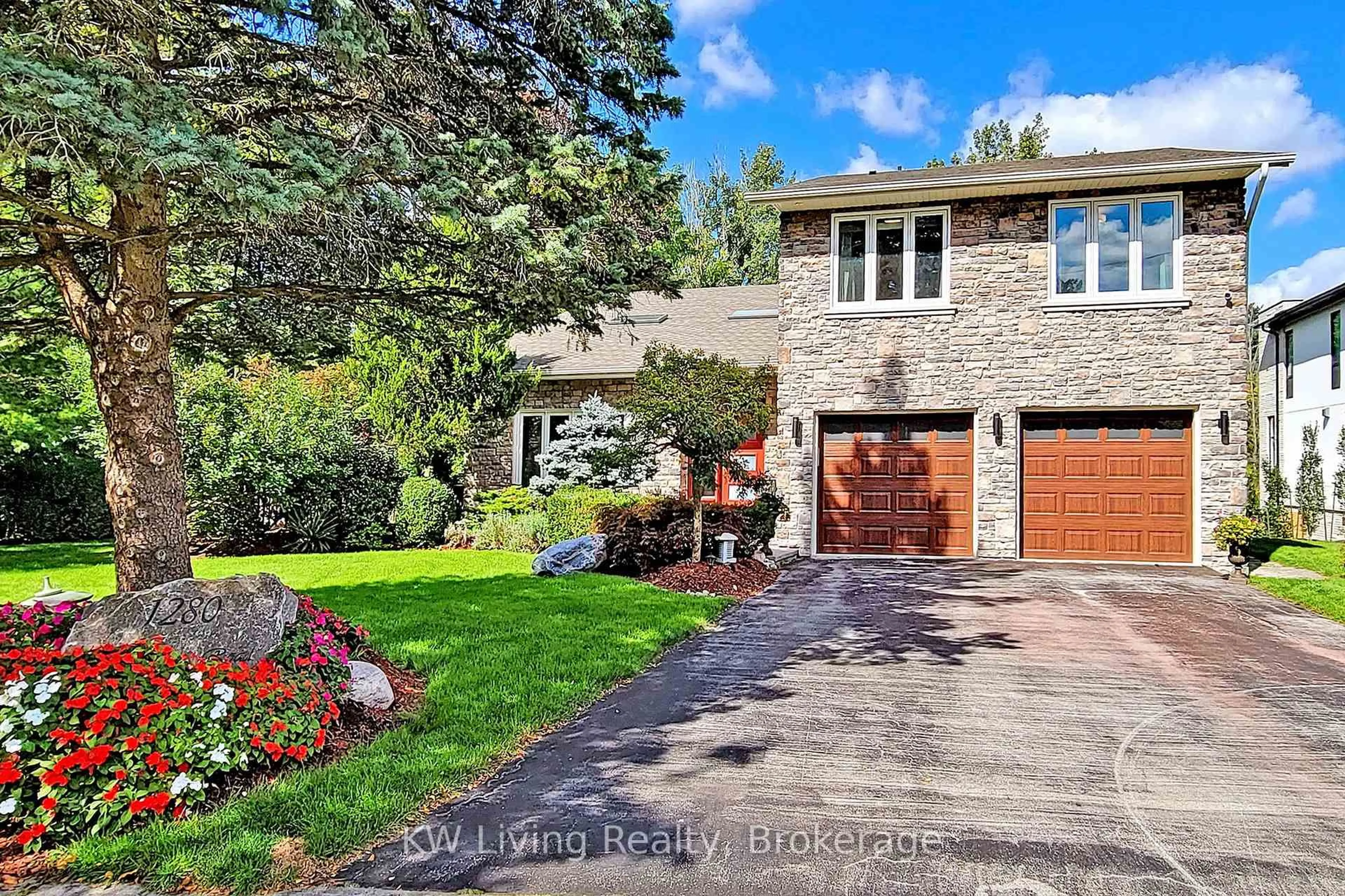 Home with brick exterior material, street for 1280 Watersedge Rd, Mississauga Ontario L5J 1A1