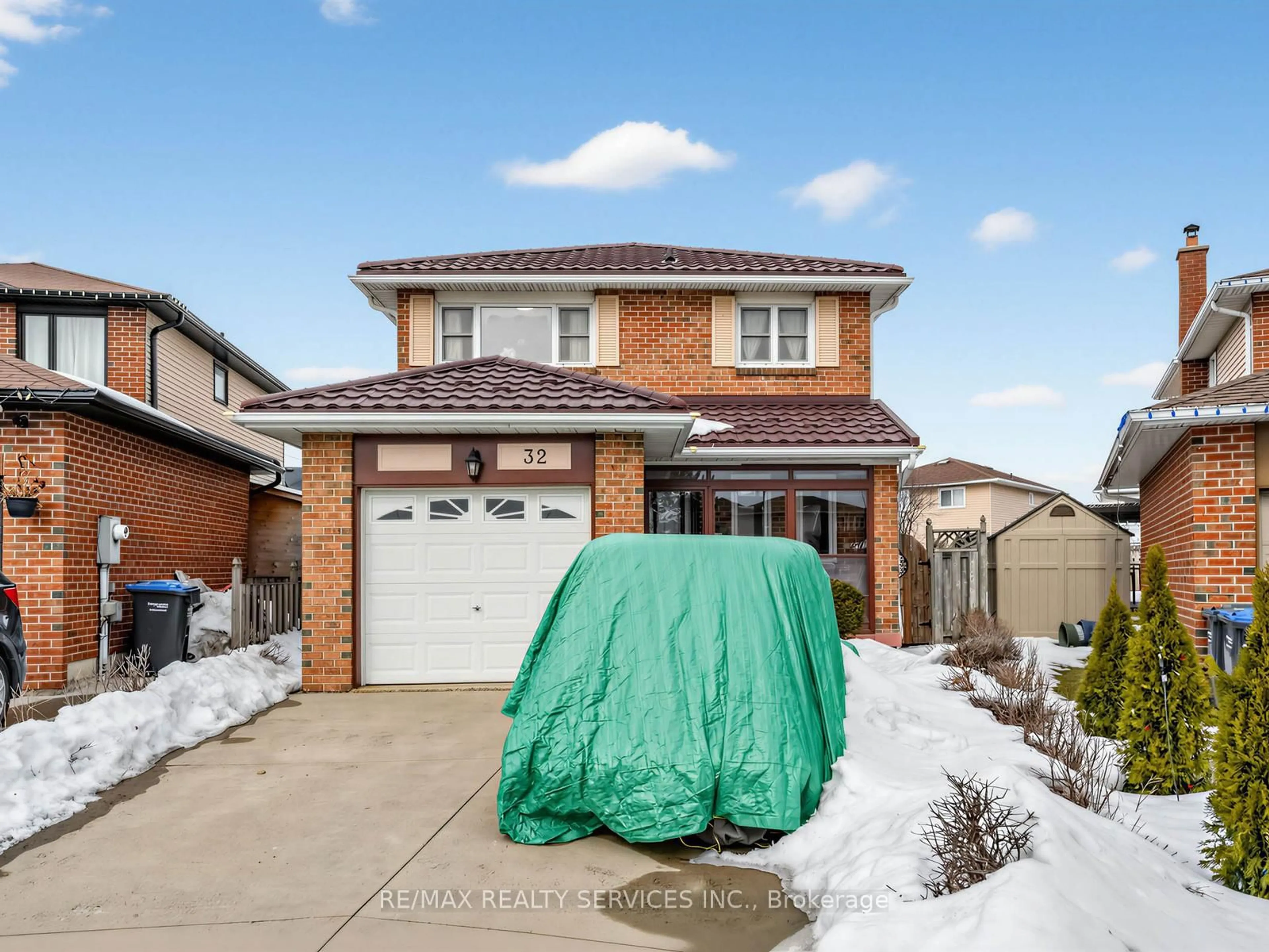 Home with brick exterior material, street for 32 Helios Pl, Brampton Ontario L6Z 2B2