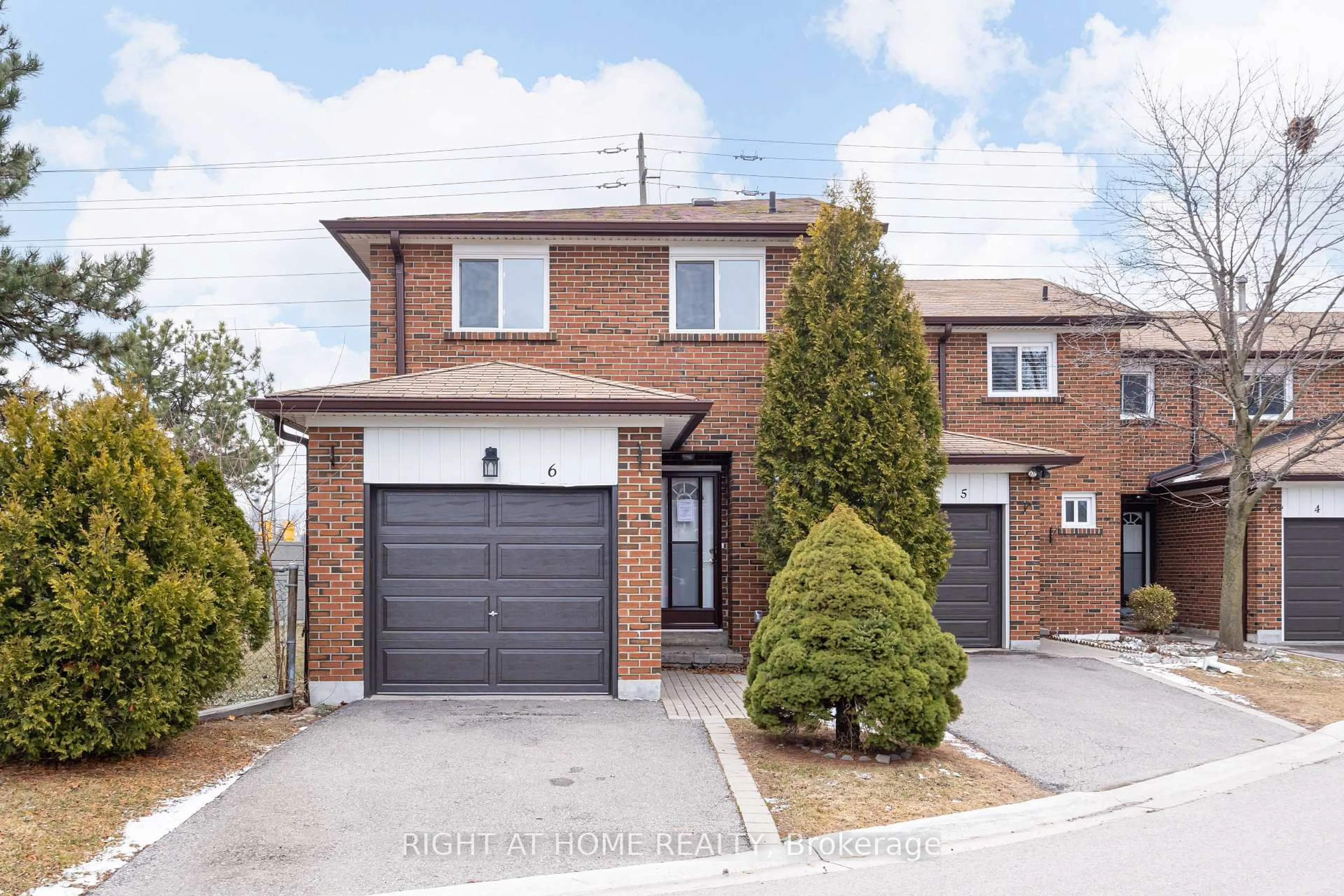 Home with brick exterior material, street for 2687 Bromsgrove Rd #6, Mississauga Ontario L5J 4C6