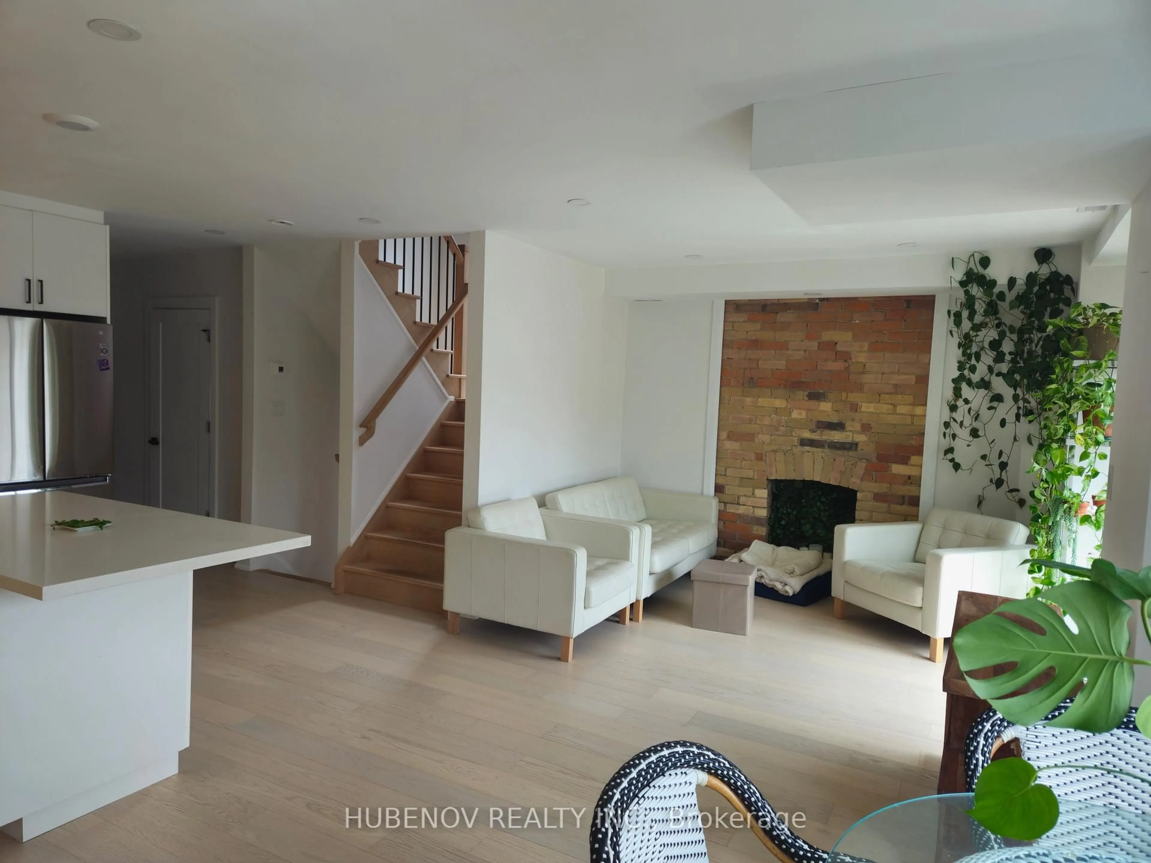 Living room with furniture, unknown for 1535 Dufferin St, Toronto Ontario M6H 3L5