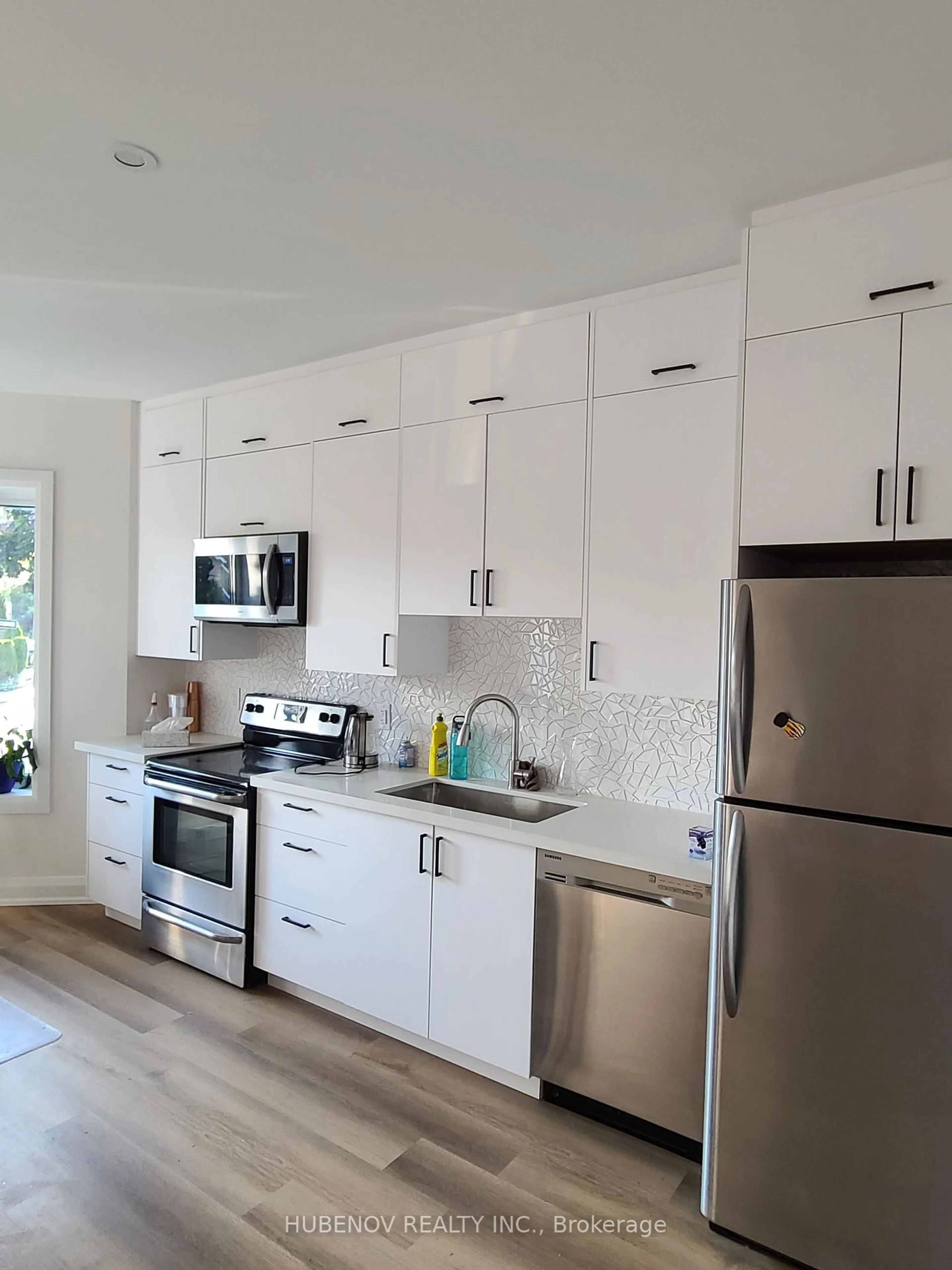 Open concept kitchen, unknown for 1535 Dufferin St, Toronto Ontario M6H 3L5