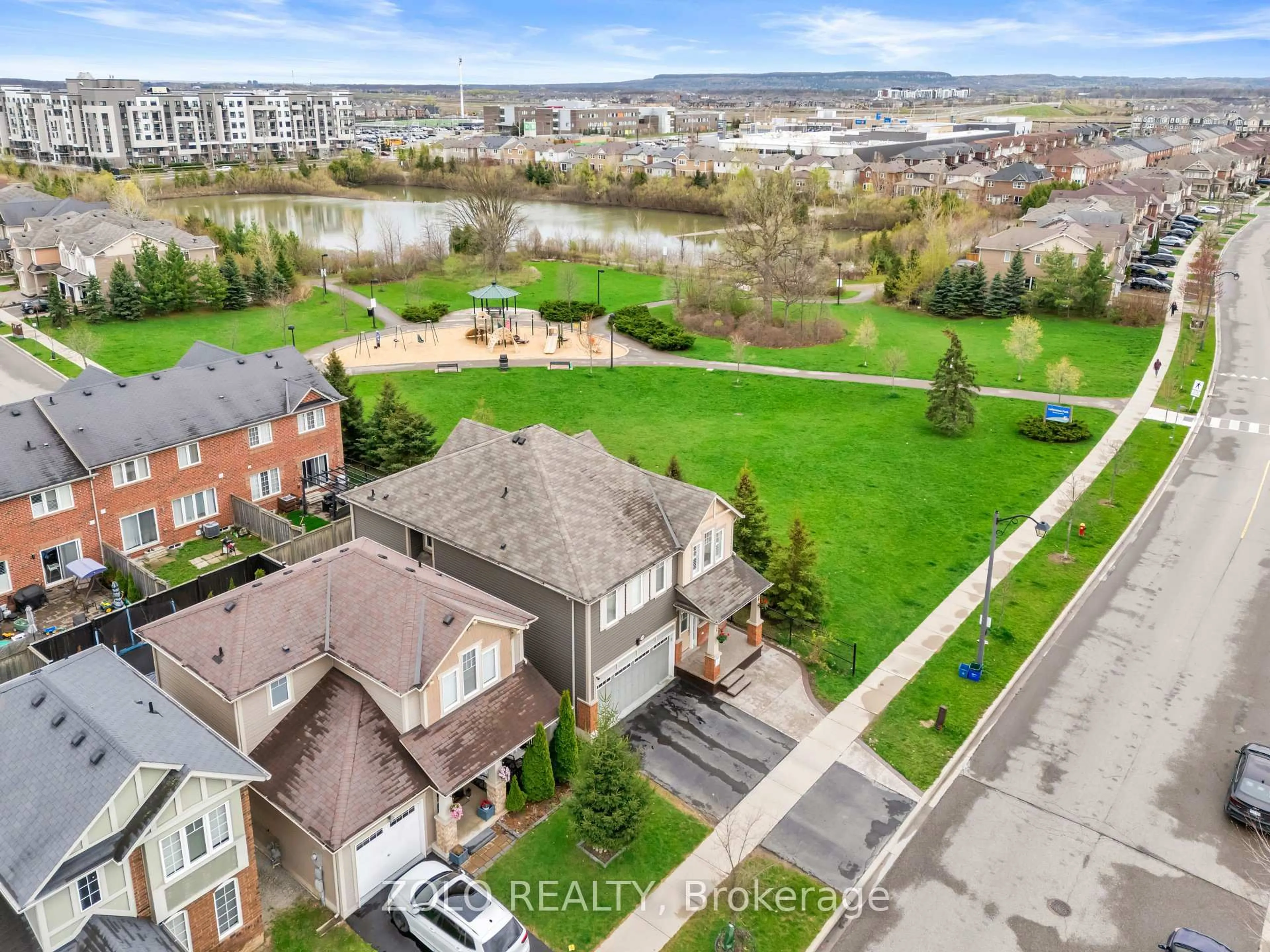 A pic from outside/outdoor area/front of a property/back of a property/a pic from drone, water/lake/river/ocean view for 304 Leiterman Dr, Milton Ontario L9T 8B9