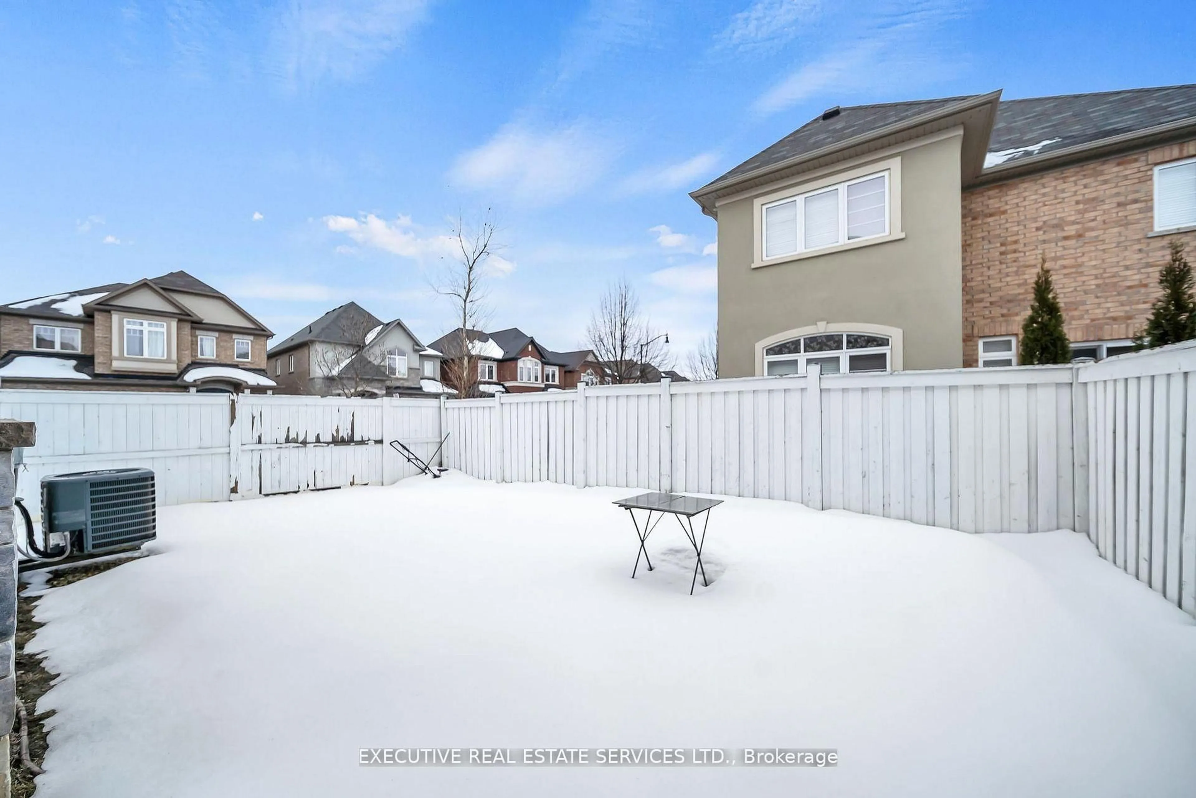 Patio, street for 13 Masken Circ, Brampton Ontario L7A 4J2