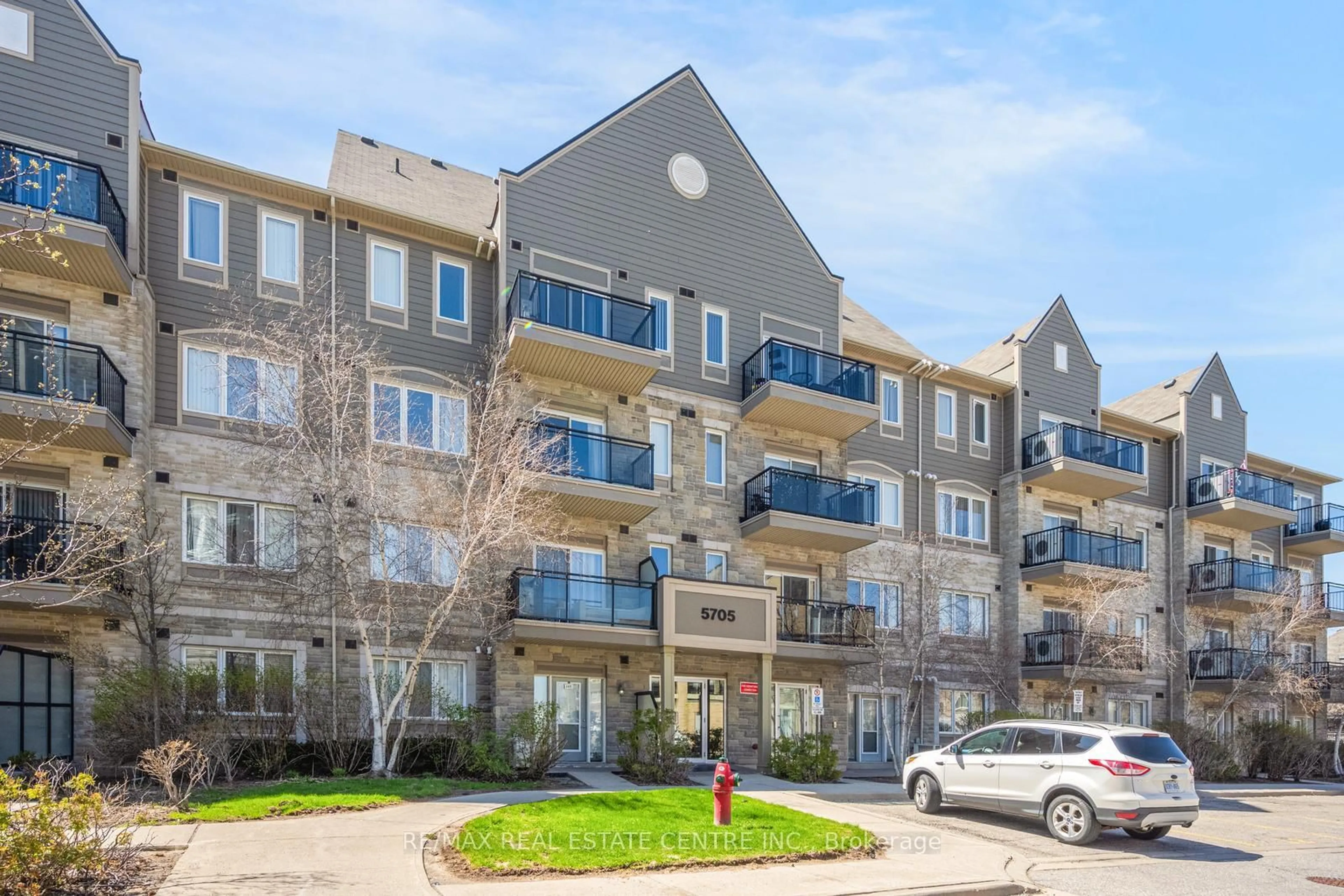 Unknown for 5705 Long Valley Rd #307, Mississauga Ontario L5M 0M3