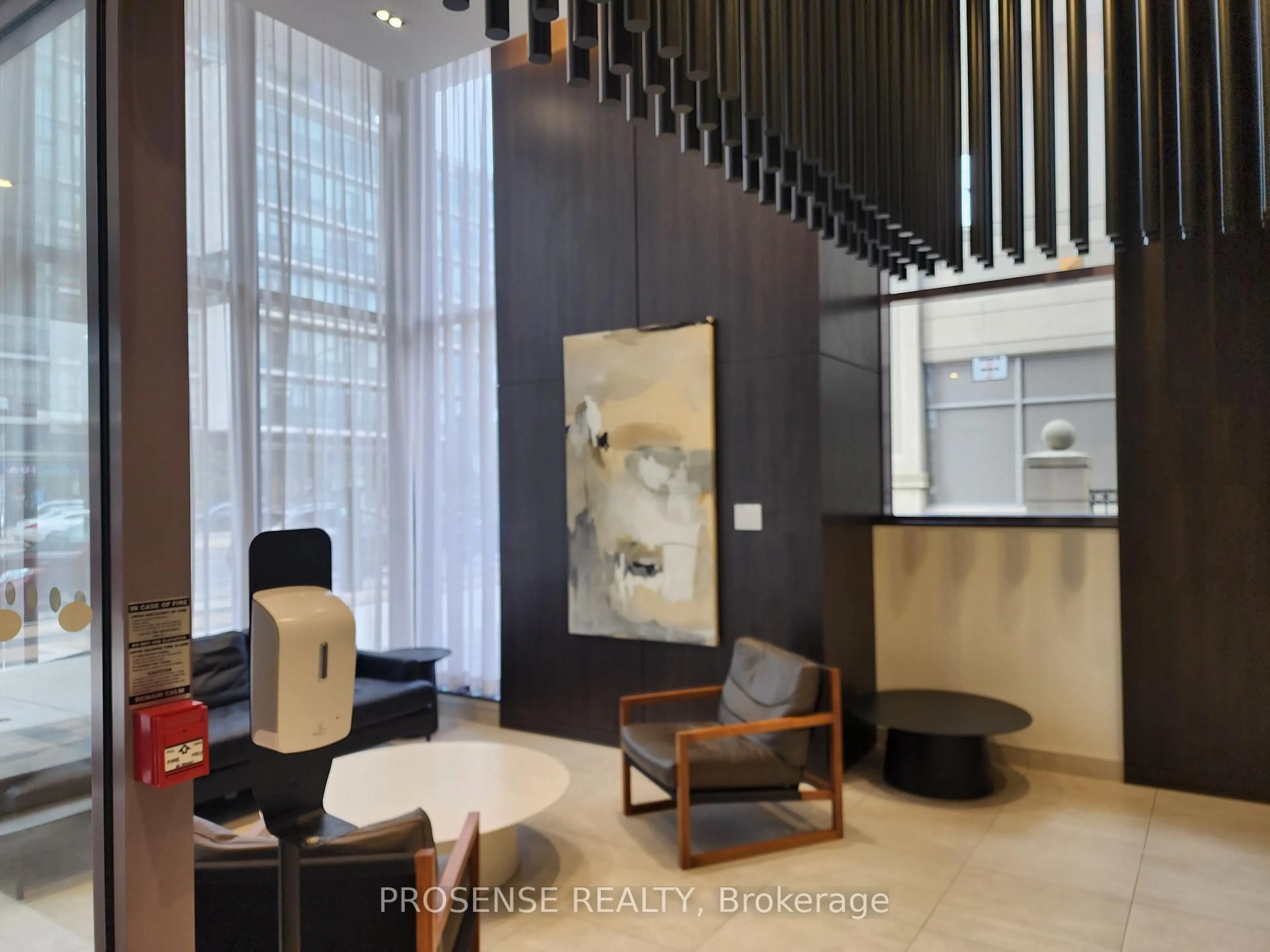 Lobby for 4065 Confederation Pkwy #1101, Mississauga Ontario L5B 0G4