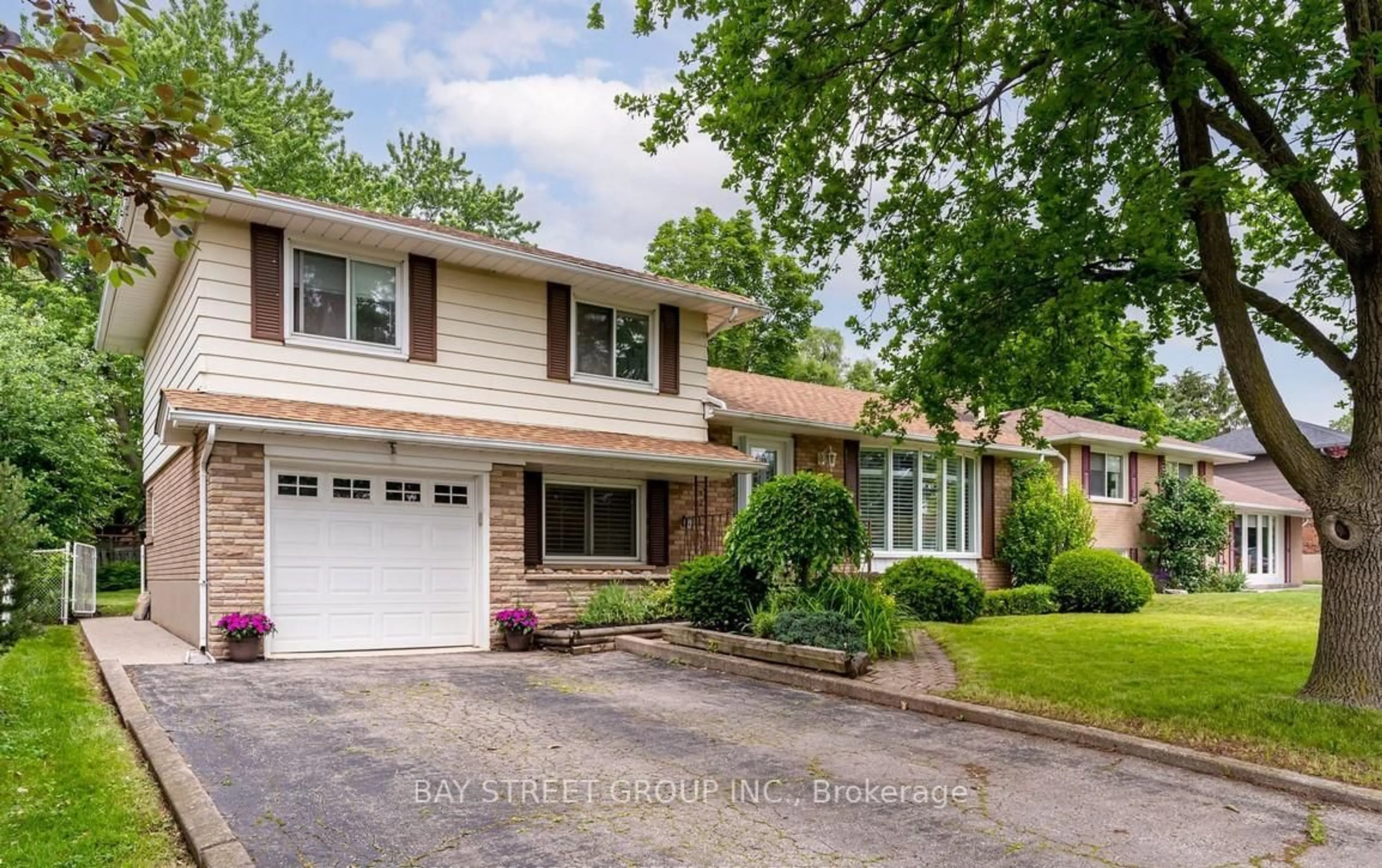 Home with brick exterior material, street for 49 Rayne Ave, Oakville Ontario L6H 1C1