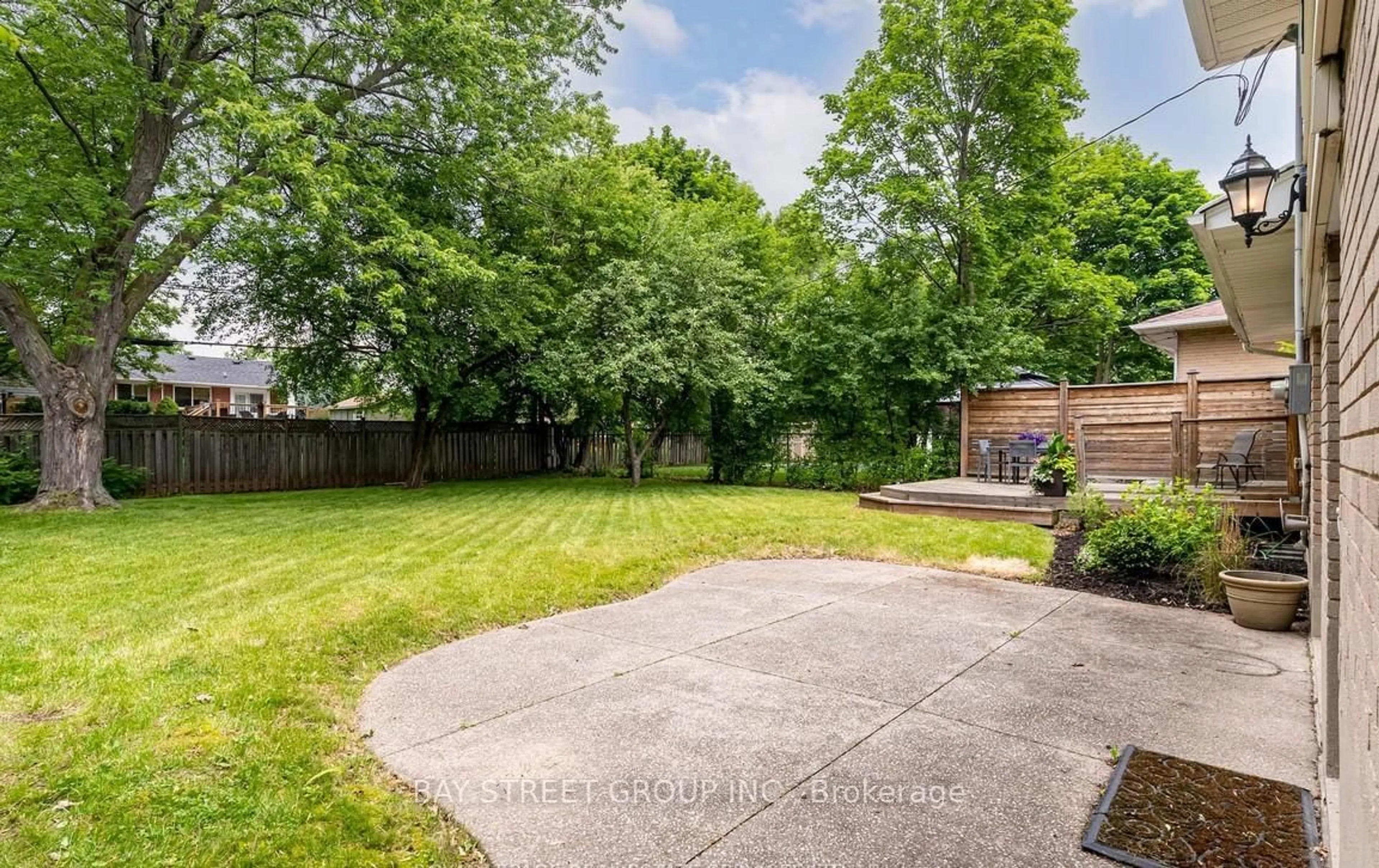 Patio, street for 49 Rayne Ave, Oakville Ontario L6H 1C1