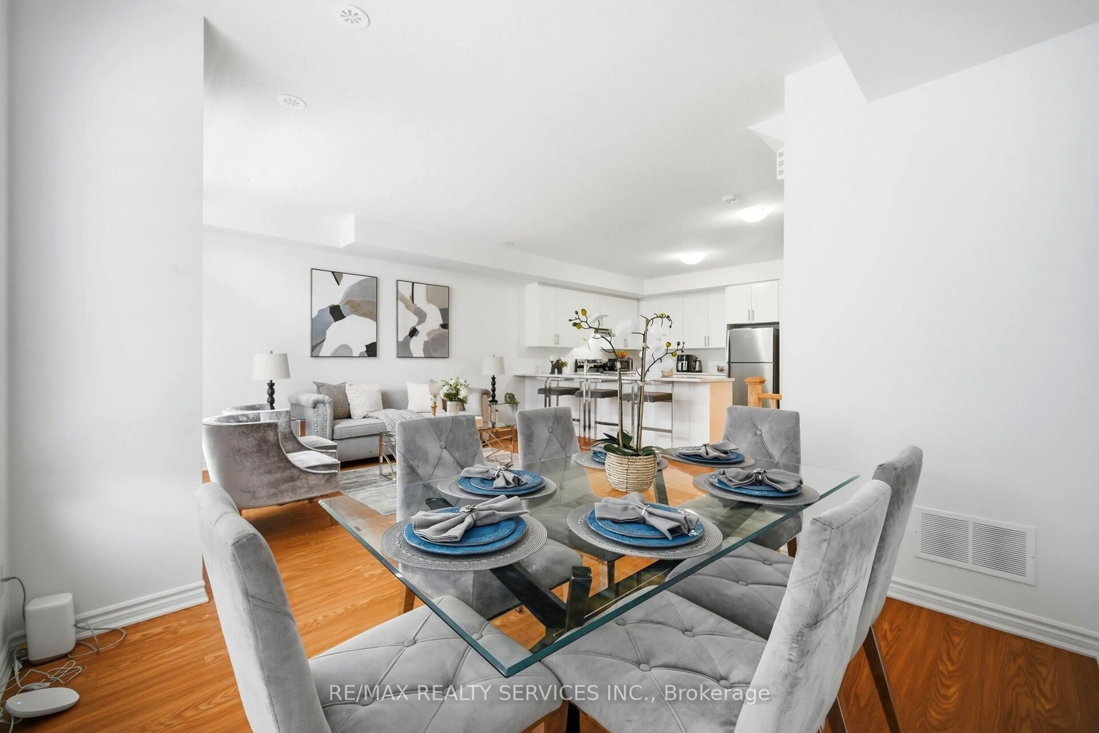Dining room, unknown for 47 Tiveron Ave, Caledon Ontario L7C 4L6