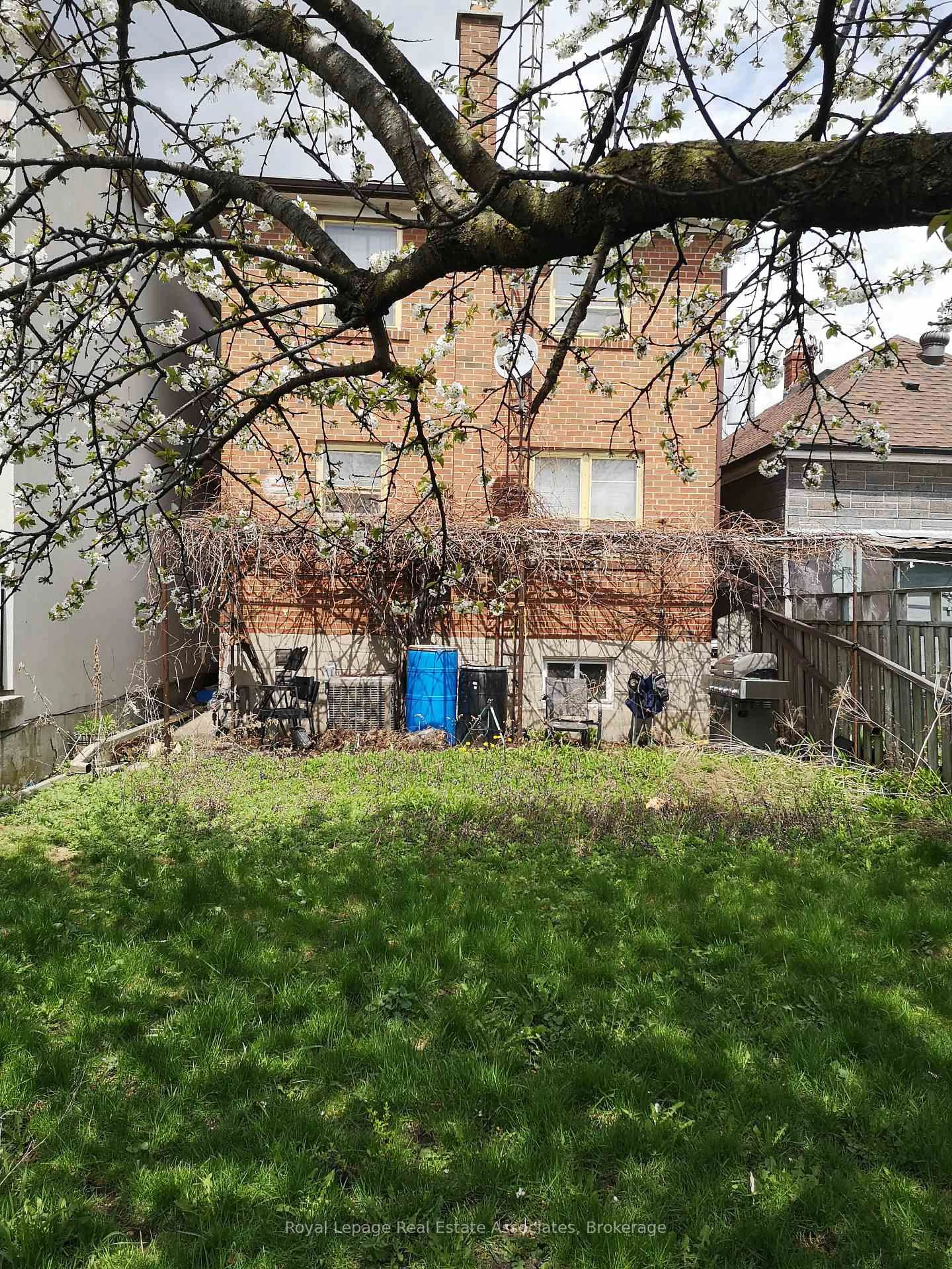 Patio, street for 5 Homeview Ave, Toronto Ontario M6N 1S9
