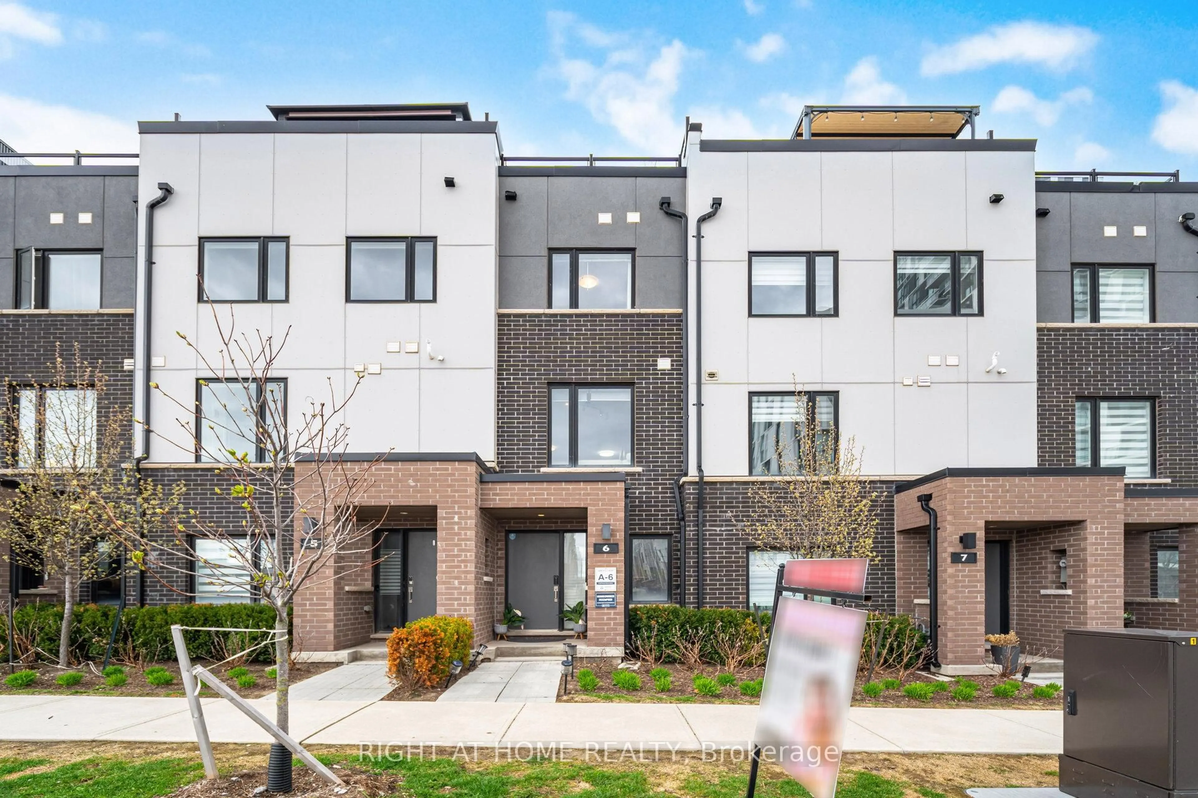 Unknown for 348 Wheat Boom Dr #6, Oakville Ontario L6H 3V6