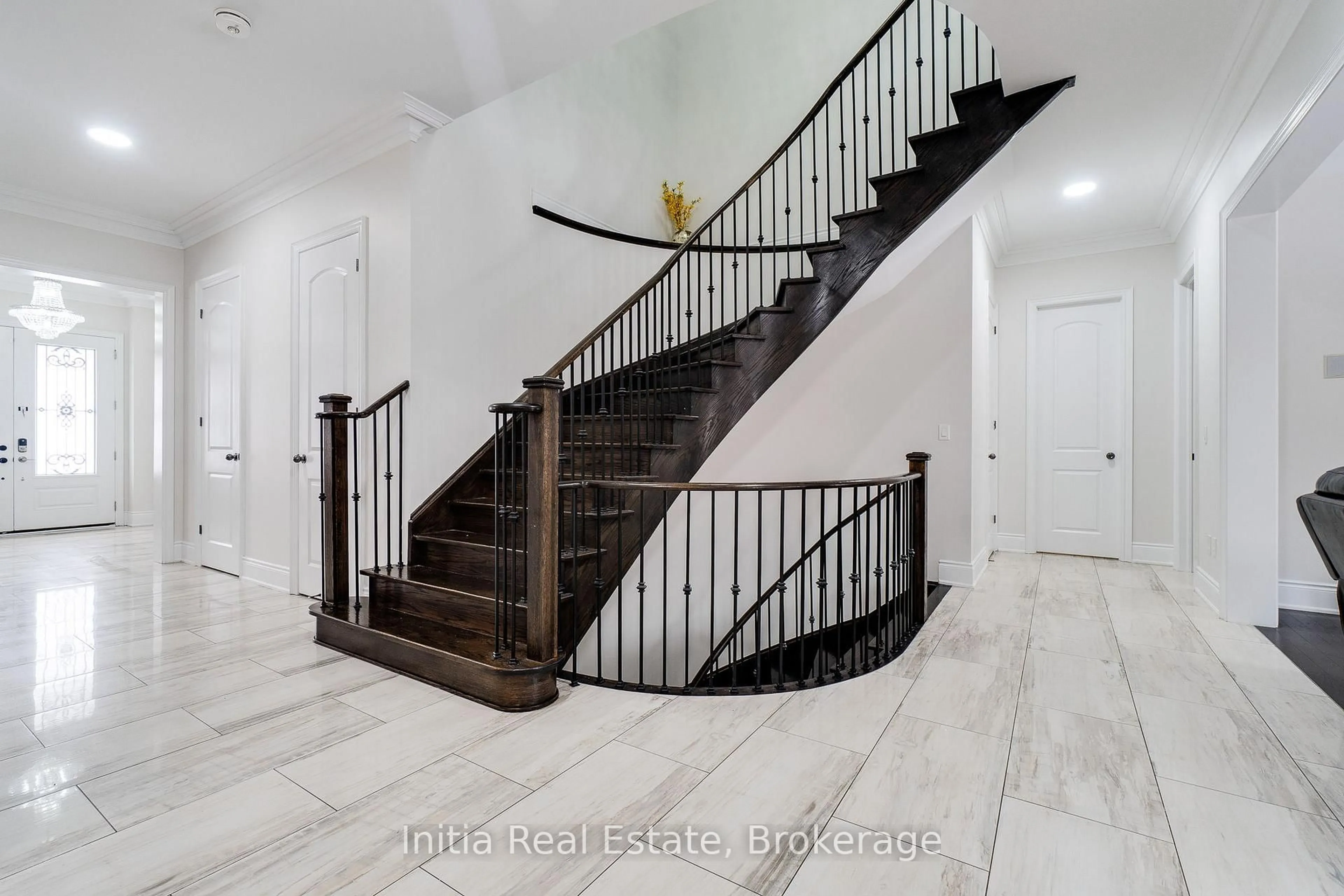 Stairs for 12 Erintown Cres, Brampton Ontario L6P 4H2