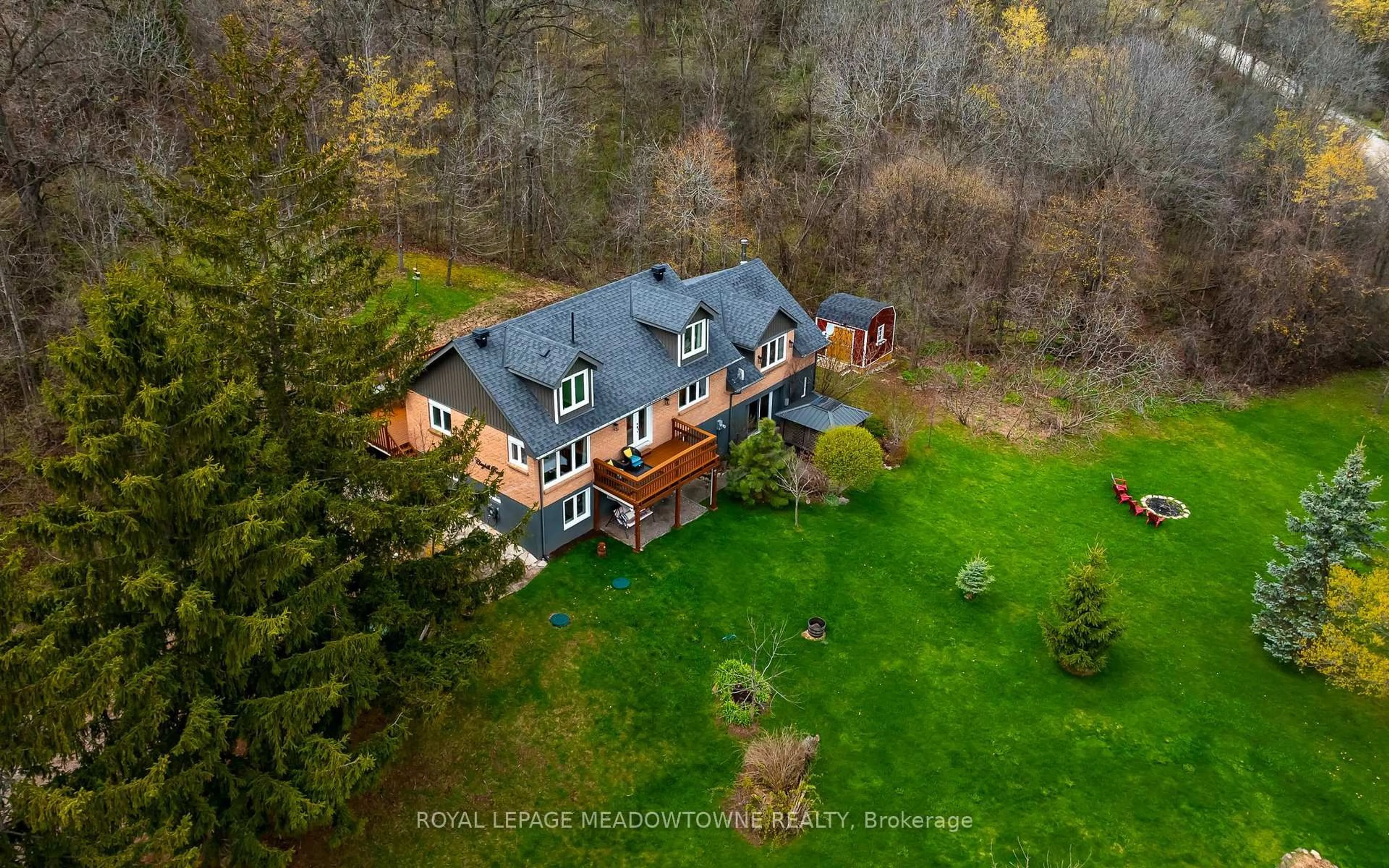 A pic from outside/outdoor area/front of a property/back of a property/a pic from drone, water/lake/river/ocean view for 15585 Clayhill Rd, Halton Hills Ontario L7G 4S8