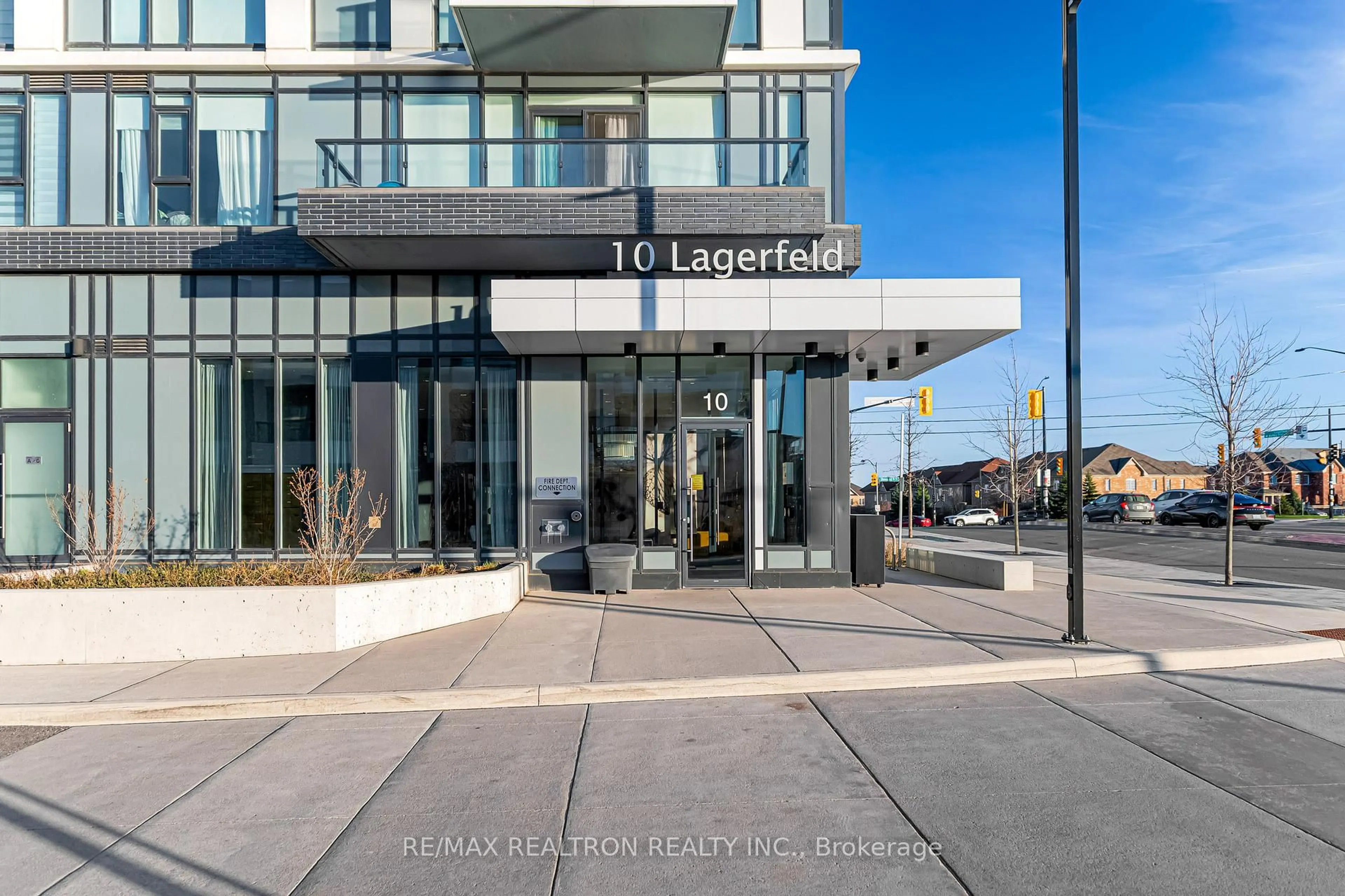 Indoor foyer for 10 Lagerfeld Dr #511, Brampton Ontario L7A 5L3