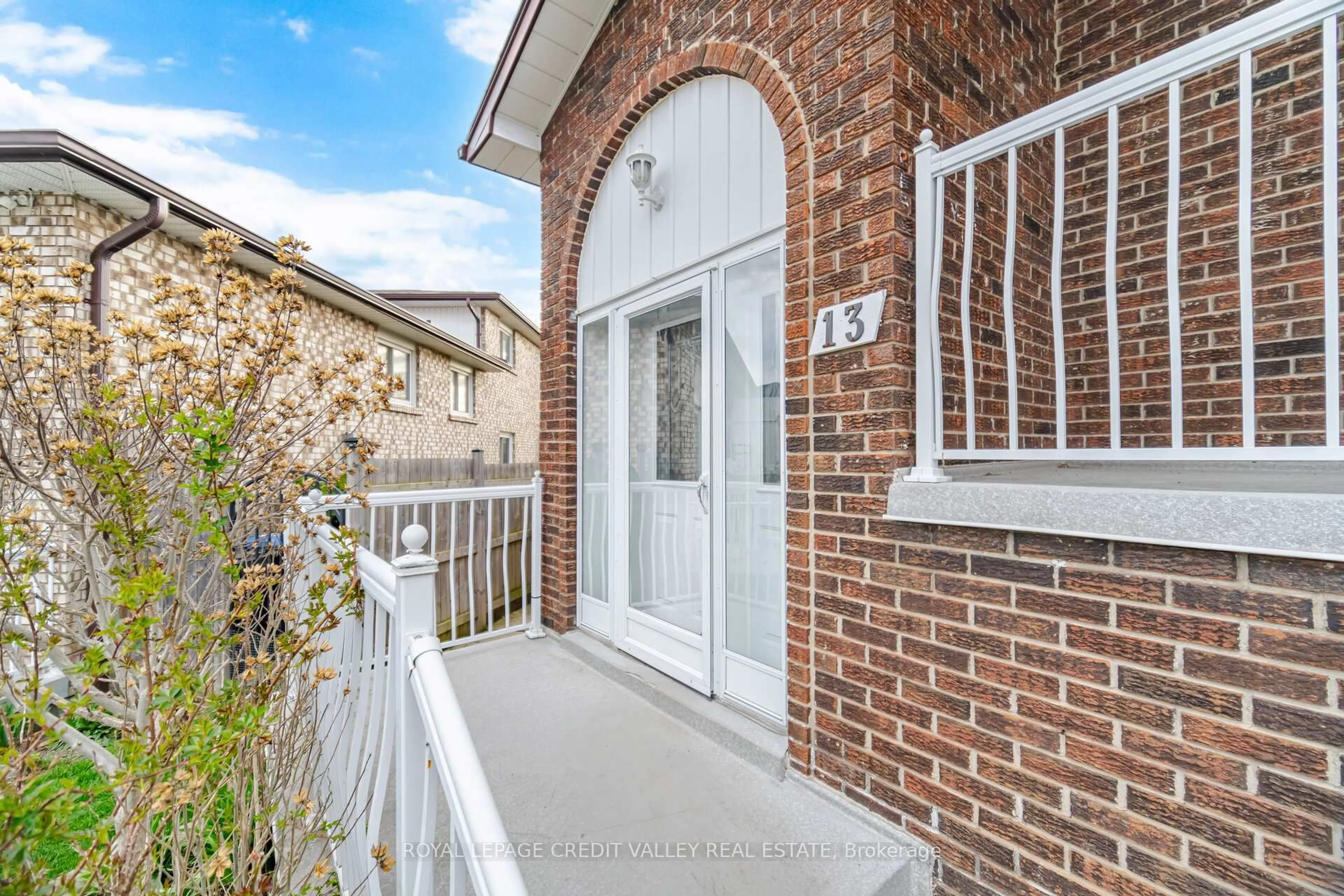 Unknown for 13 Cheryl Crt, Brampton Ontario L6V 3C2