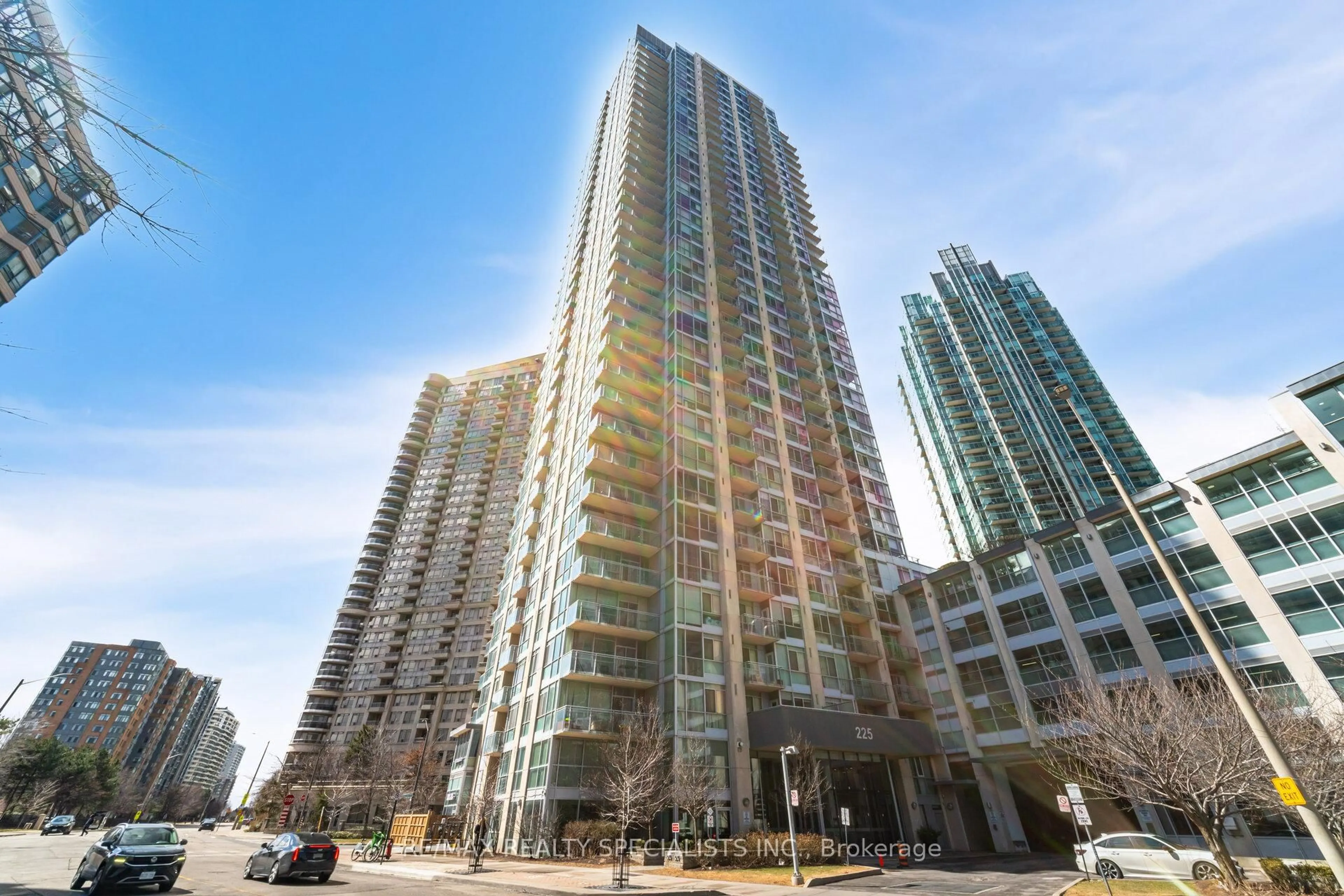 Unknown for 225 Webb Dr #402, Mississauga Ontario L5B 4P2