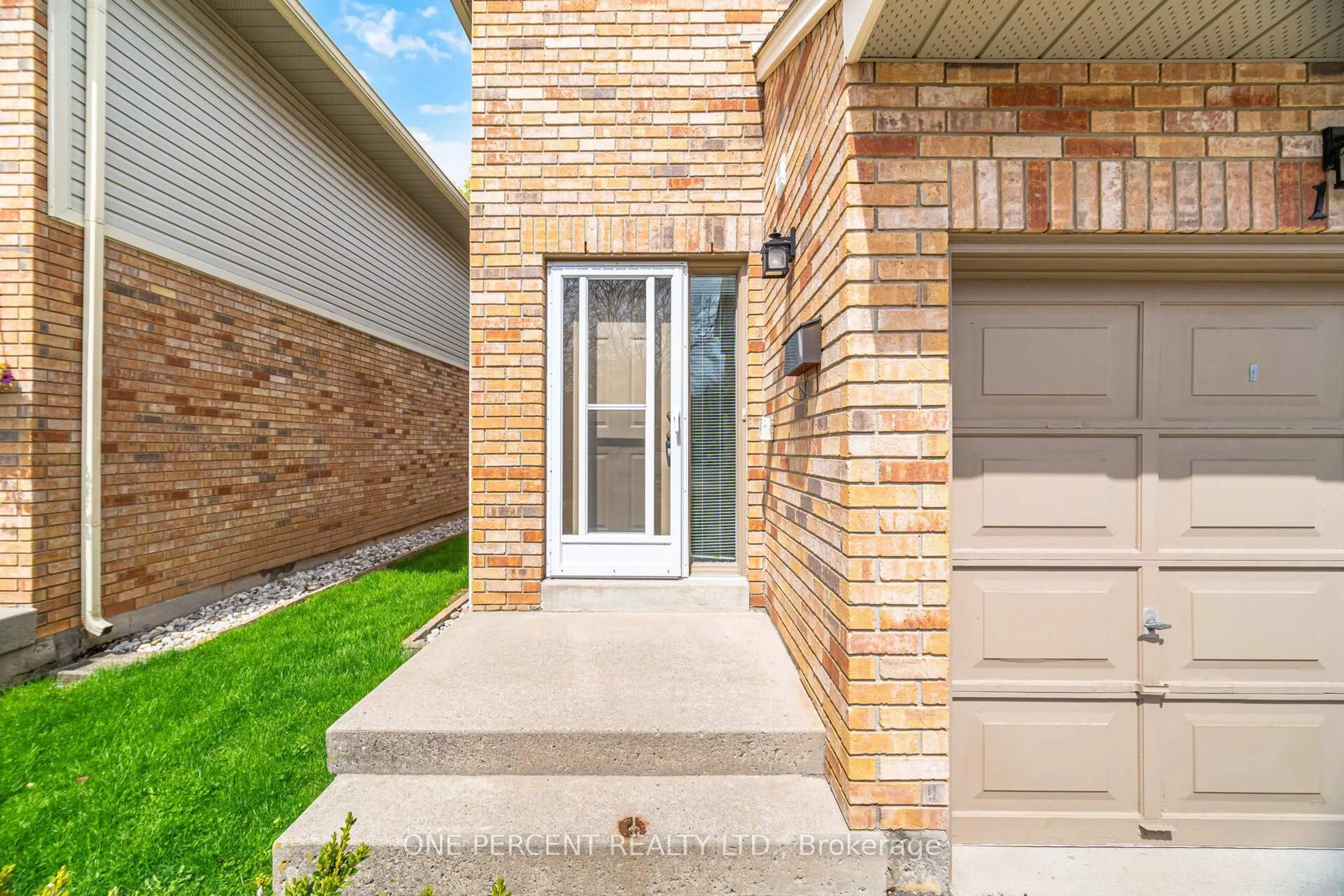 Home with brick exterior material, street for 2025 Cleaver Ave #19, Burlington Ontario L7M 4H8